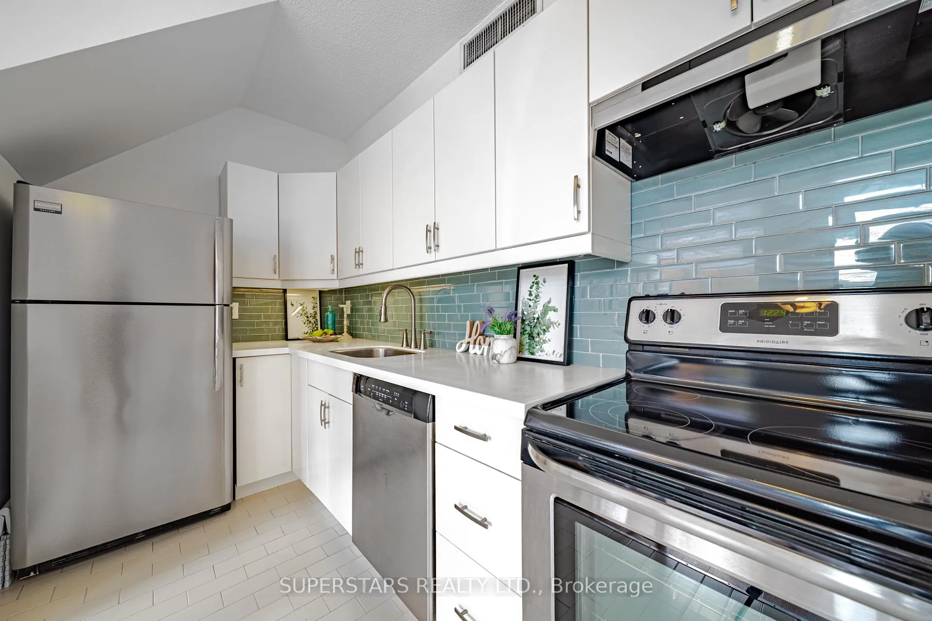 Photo 10 of Unit PH16, 65 Scadding Avenue, Toronto, Waterfront Communities — HOMEH