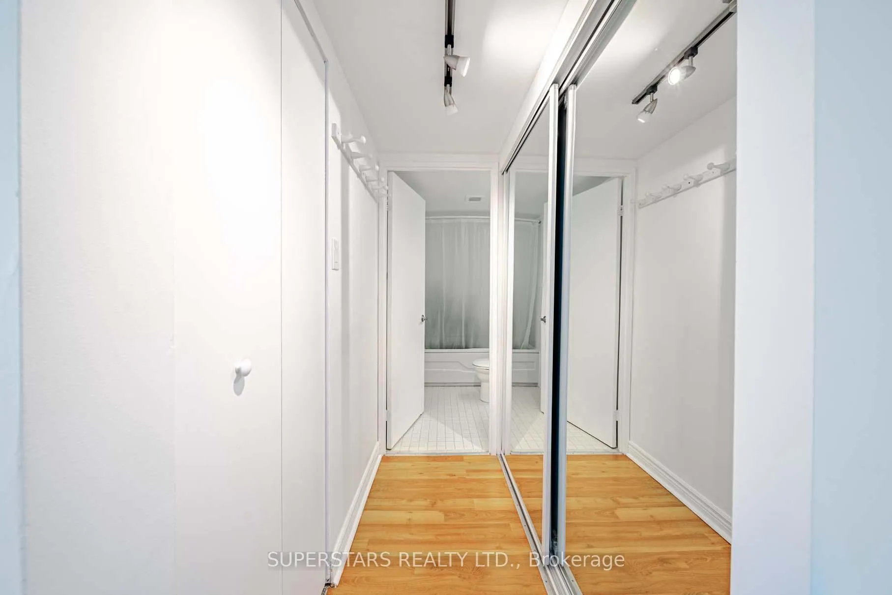 Photo 12 of Unit PH16, 65 Scadding Avenue, Toronto, Waterfront Communities — HOMEH