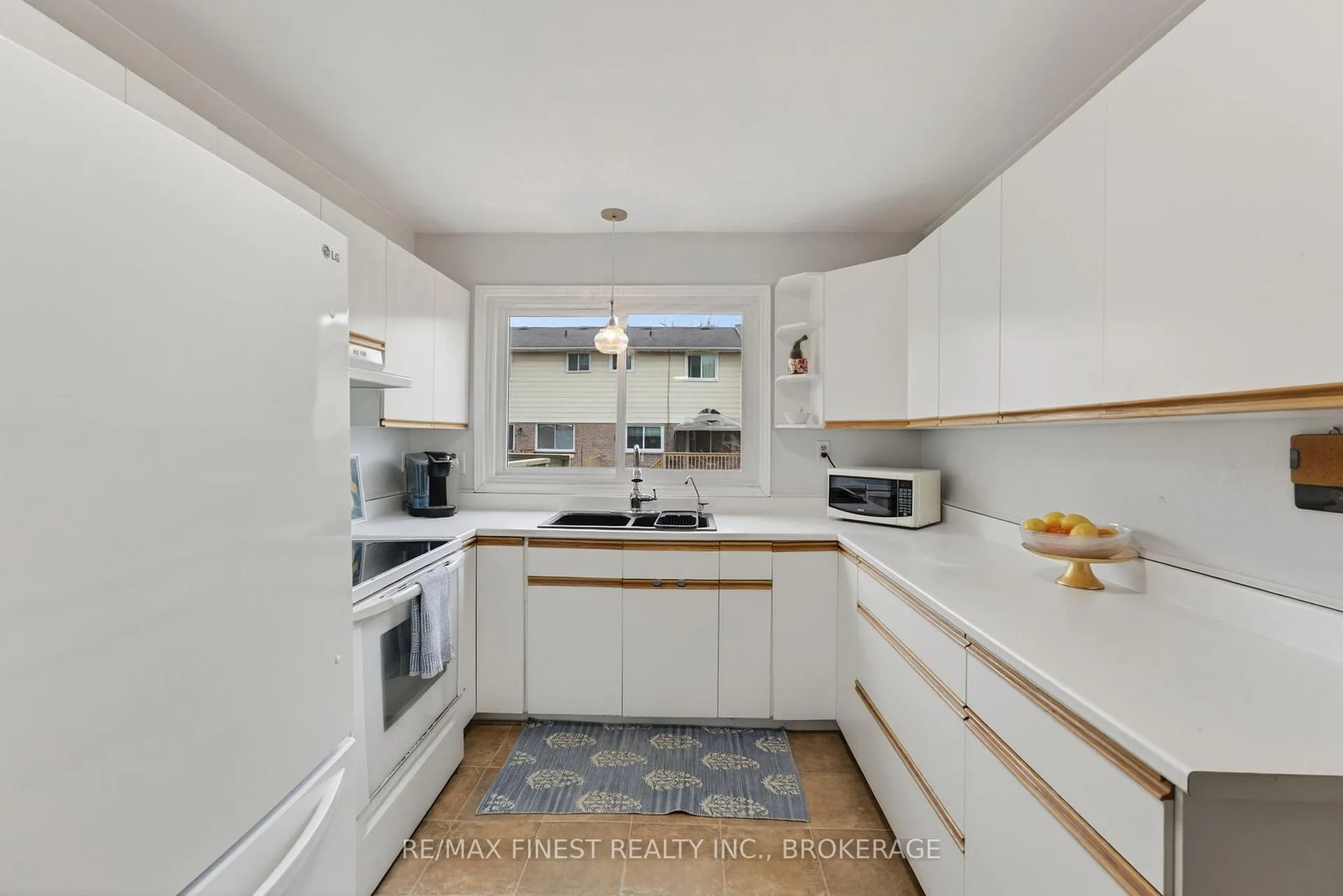 Photo 10 of Unit 4, 30 Addington Street, Loyalist, Amherstview — HOMEH