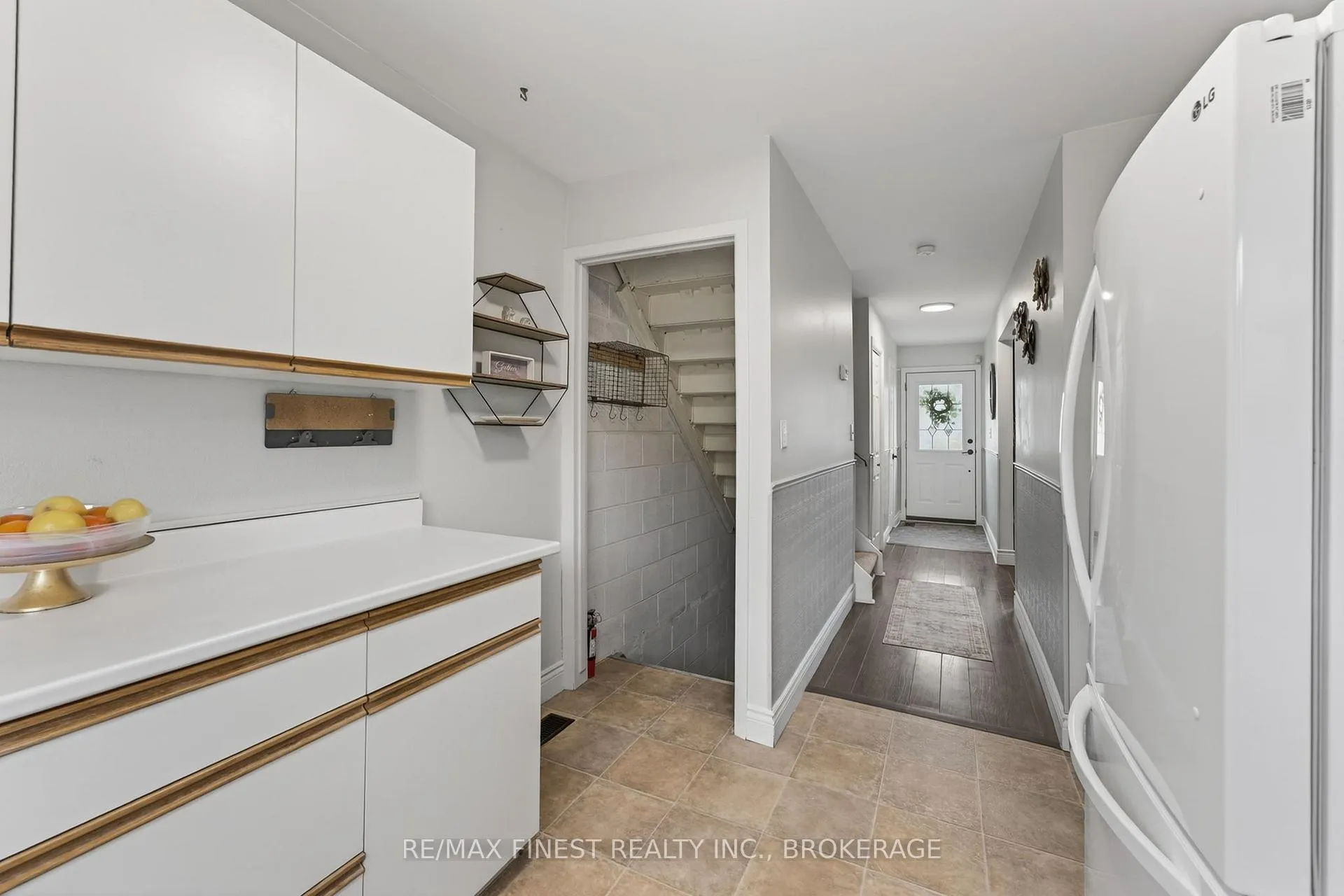 Photo 12 of Unit 4, 30 Addington Street, Loyalist, Amherstview — HOMEH