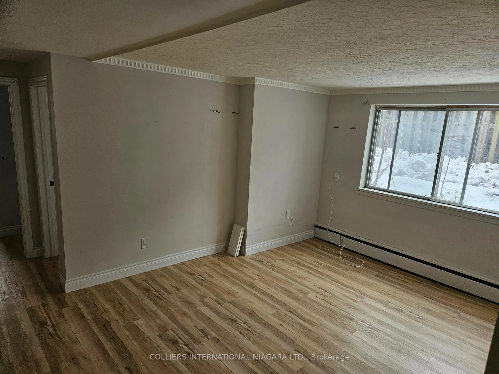 Photo 4 of Unit 3, 6256 Barker Street, Niagara Falls, Dorchester — HOMEH