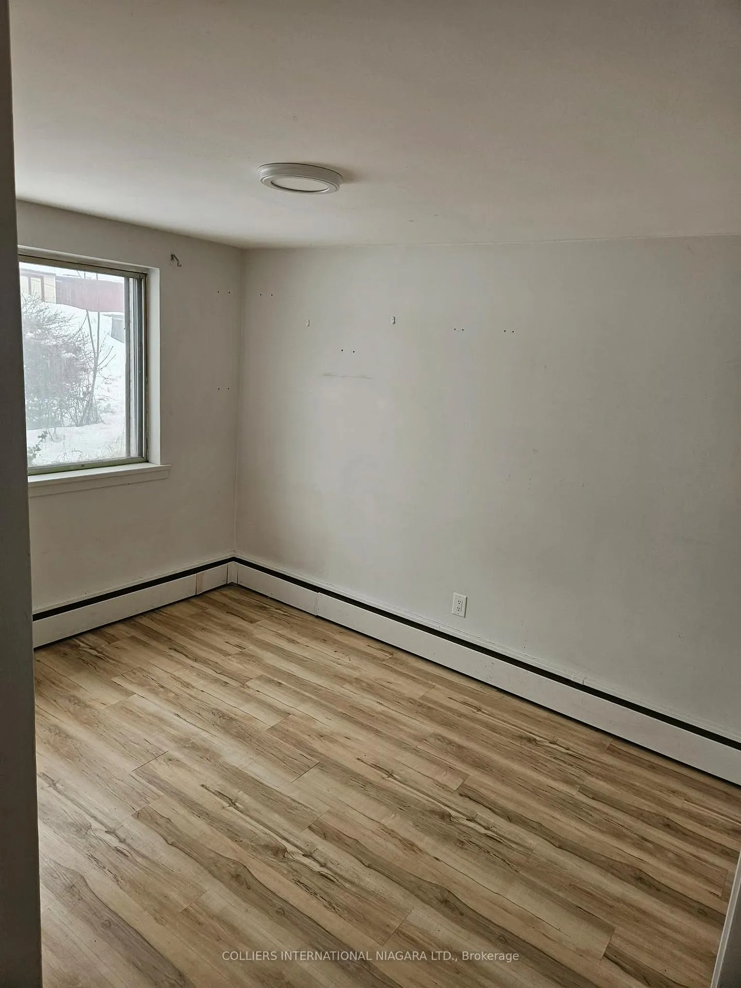 Photo 7 of Unit 3, 6256 Barker Street, Niagara Falls, Dorchester — HOMEH