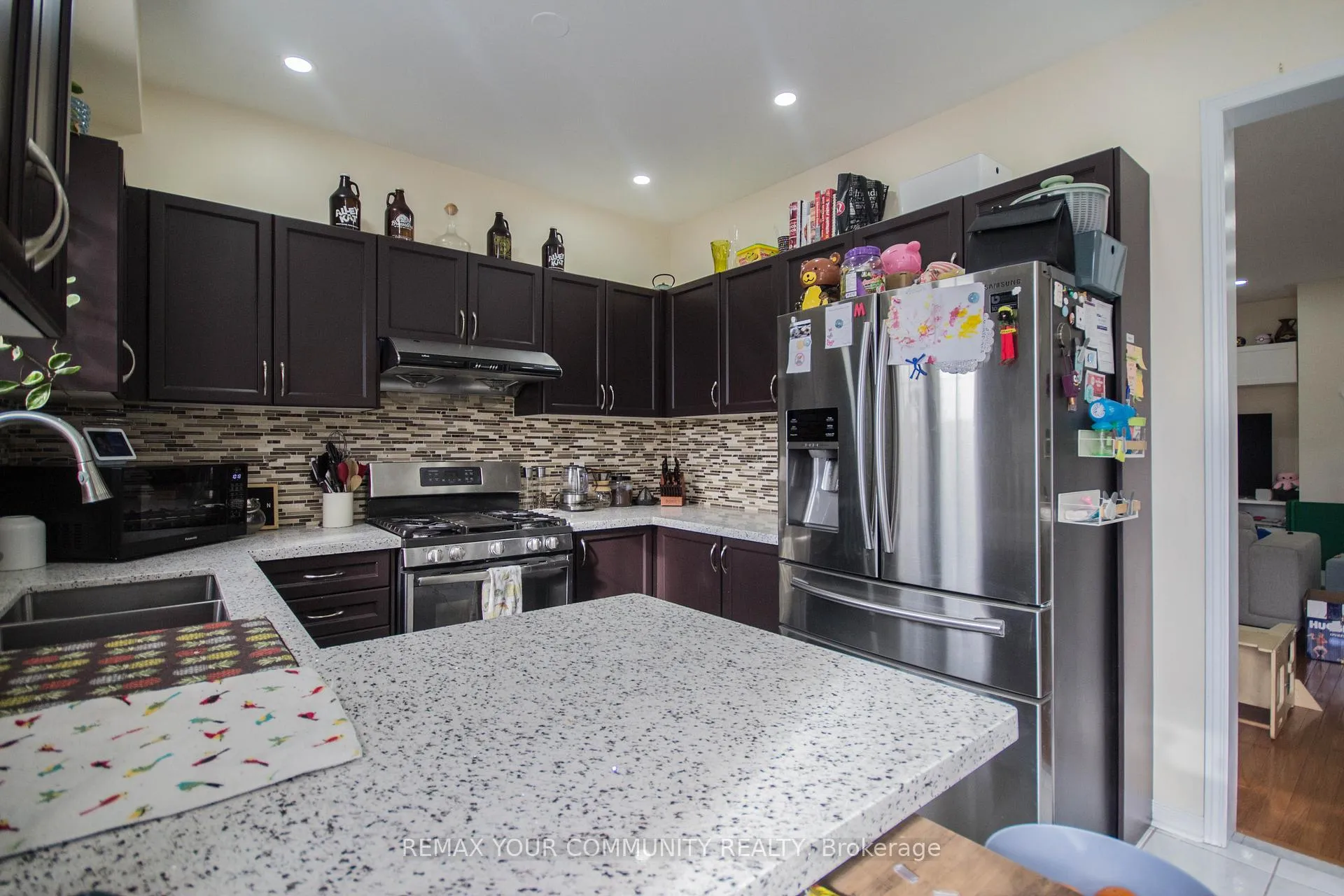 Photo 4 of 15 Voysey Way, Markham, Cedarwood — HOMEH