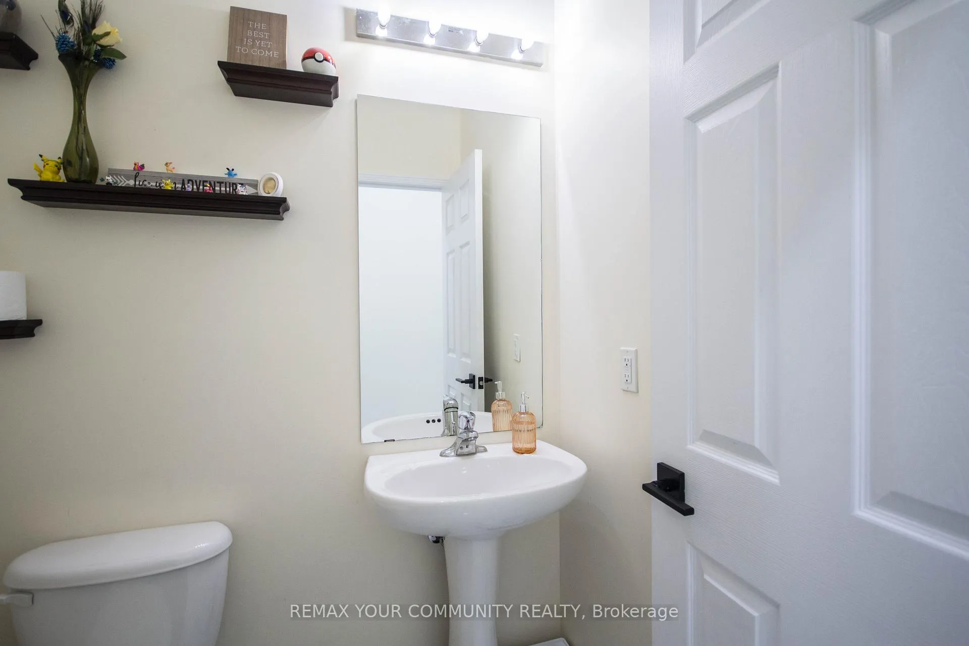 Photo 5 of 15 Voysey Way, Markham, Cedarwood — HOMEH