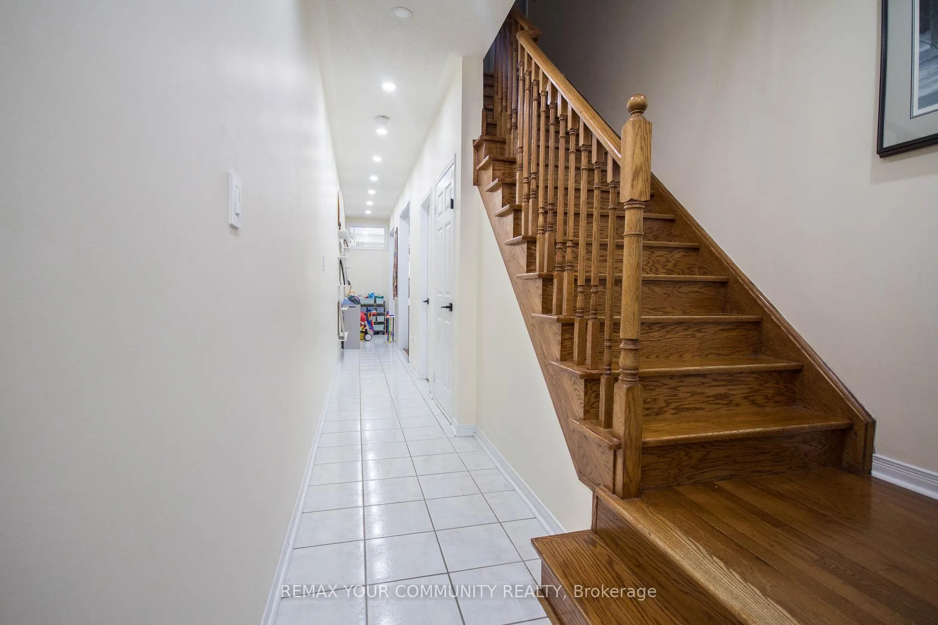 Photo 6 of 15 Voysey Way, Markham, Cedarwood — HOMEH