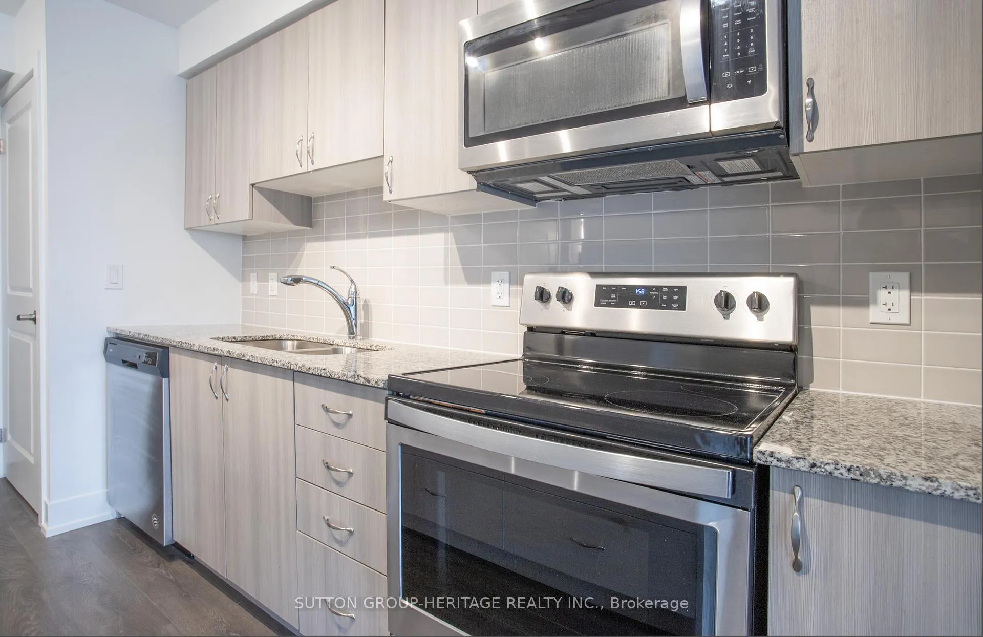 Photo 15 of Unit 203, 1255 Bayly Street, Pickering, Bay Ridges — HOMEH