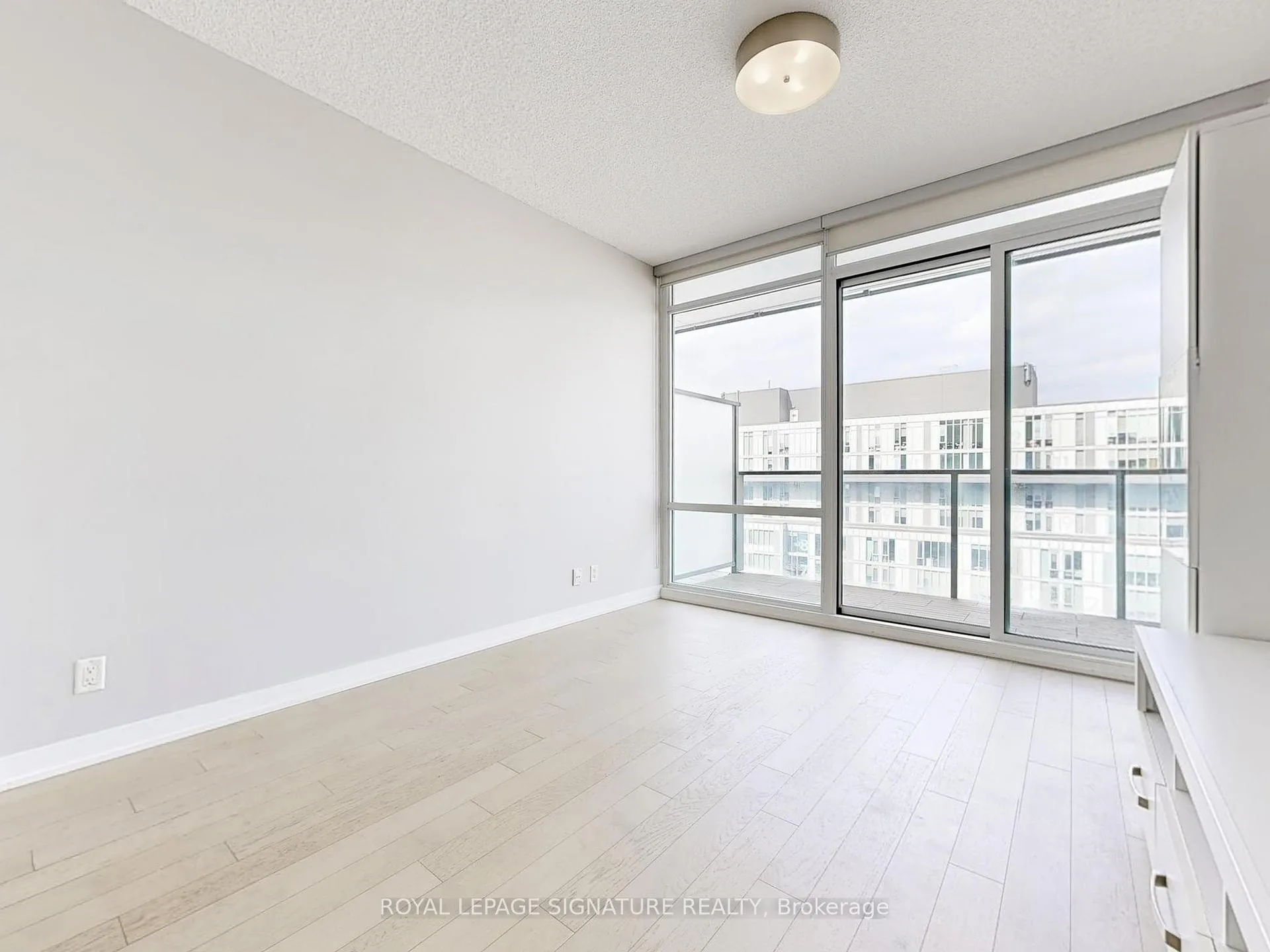 Photo 3 of Unit N1006, 455 Front Street E, Toronto, Waterfront Communities — HOMEH