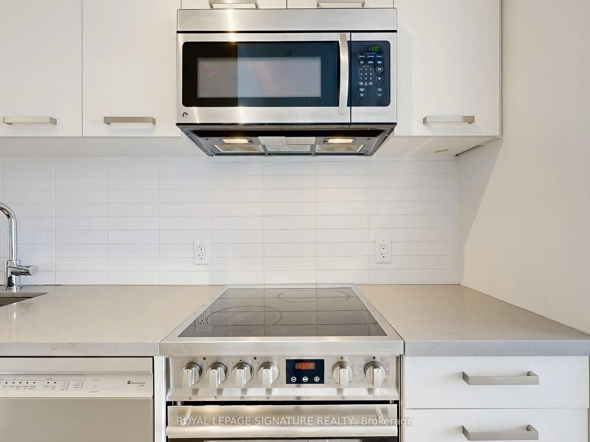 Photo 8 of Unit N1006, 455 Front Street E, Toronto, Waterfront Communities — HOMEH