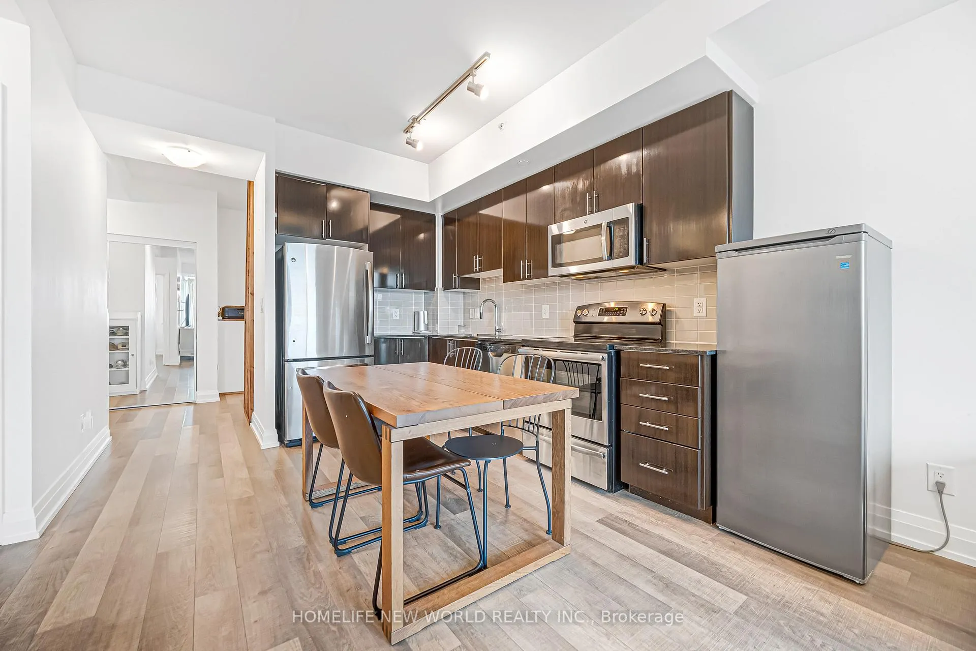 Photo 6 of Unit 501, 7165 Yonge Street, Markham, Grandview — HOMEH