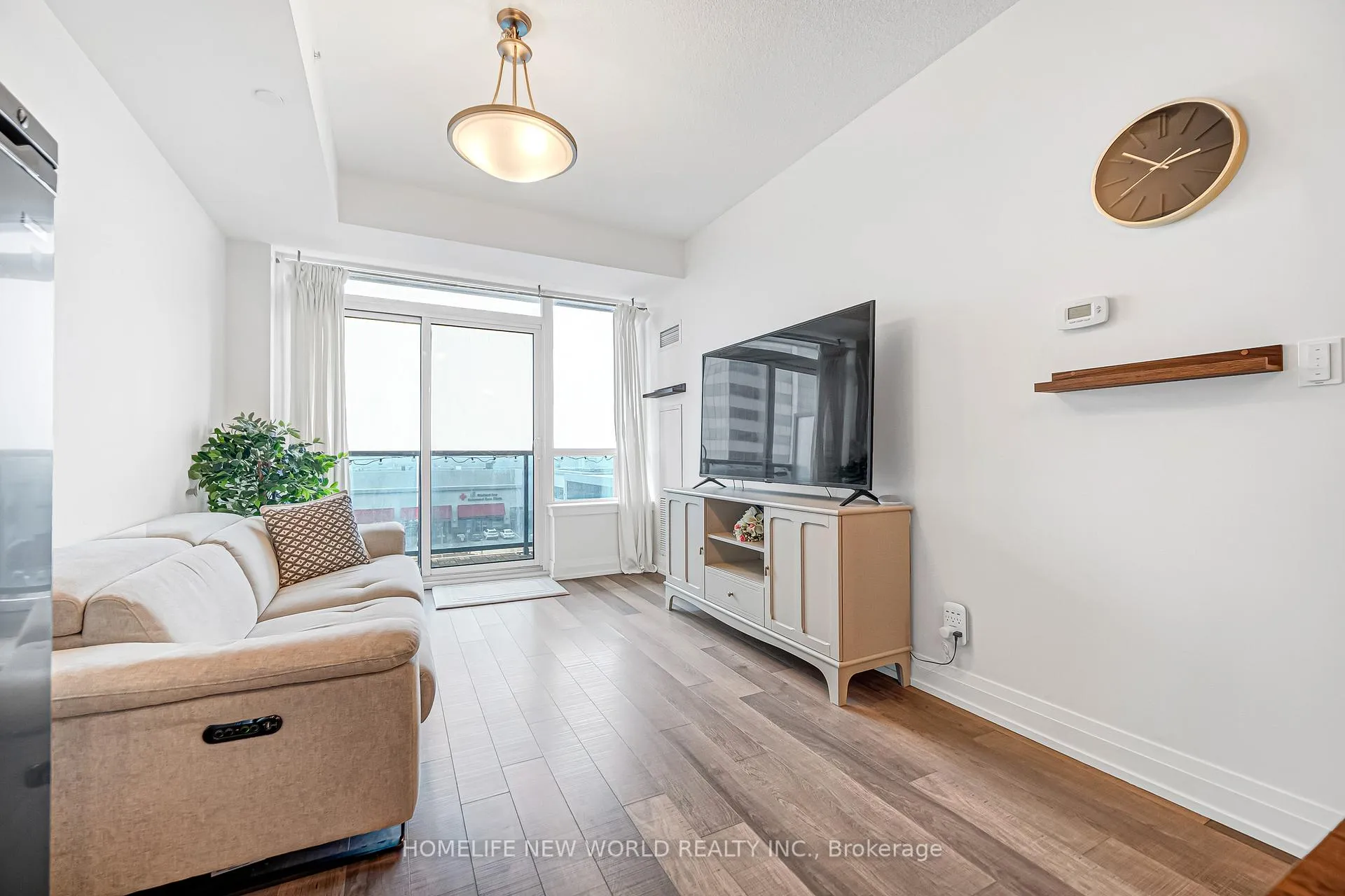 Photo 12 of Unit 501, 7165 Yonge Street, Markham, Grandview — HOMEH