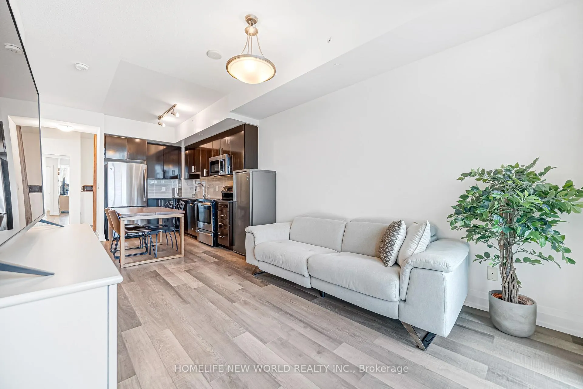 Photo 15 of Unit 501, 7165 Yonge Street, Markham, Grandview — HOMEH