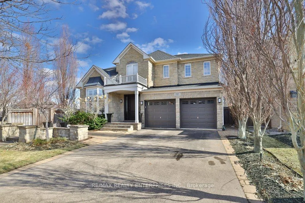 Photo 2 of 2121 Wildfel Way, Oakville, Bronte Creek — HOMEH