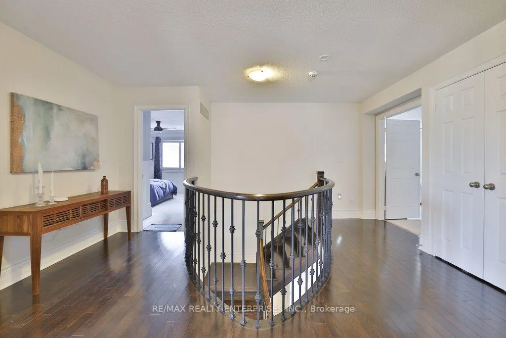 Photo 18 of 2121 Wildfel Way, Oakville, Bronte Creek — HOMEH