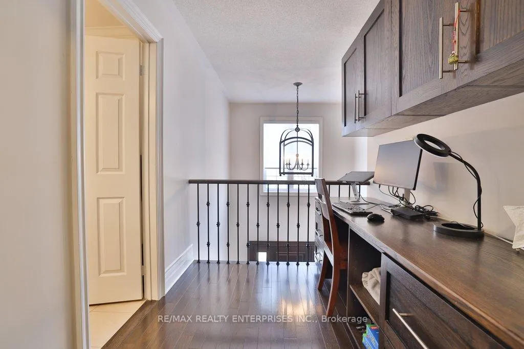 Photo 27 of 2121 Wildfel Way, Oakville, Bronte Creek — HOMEH