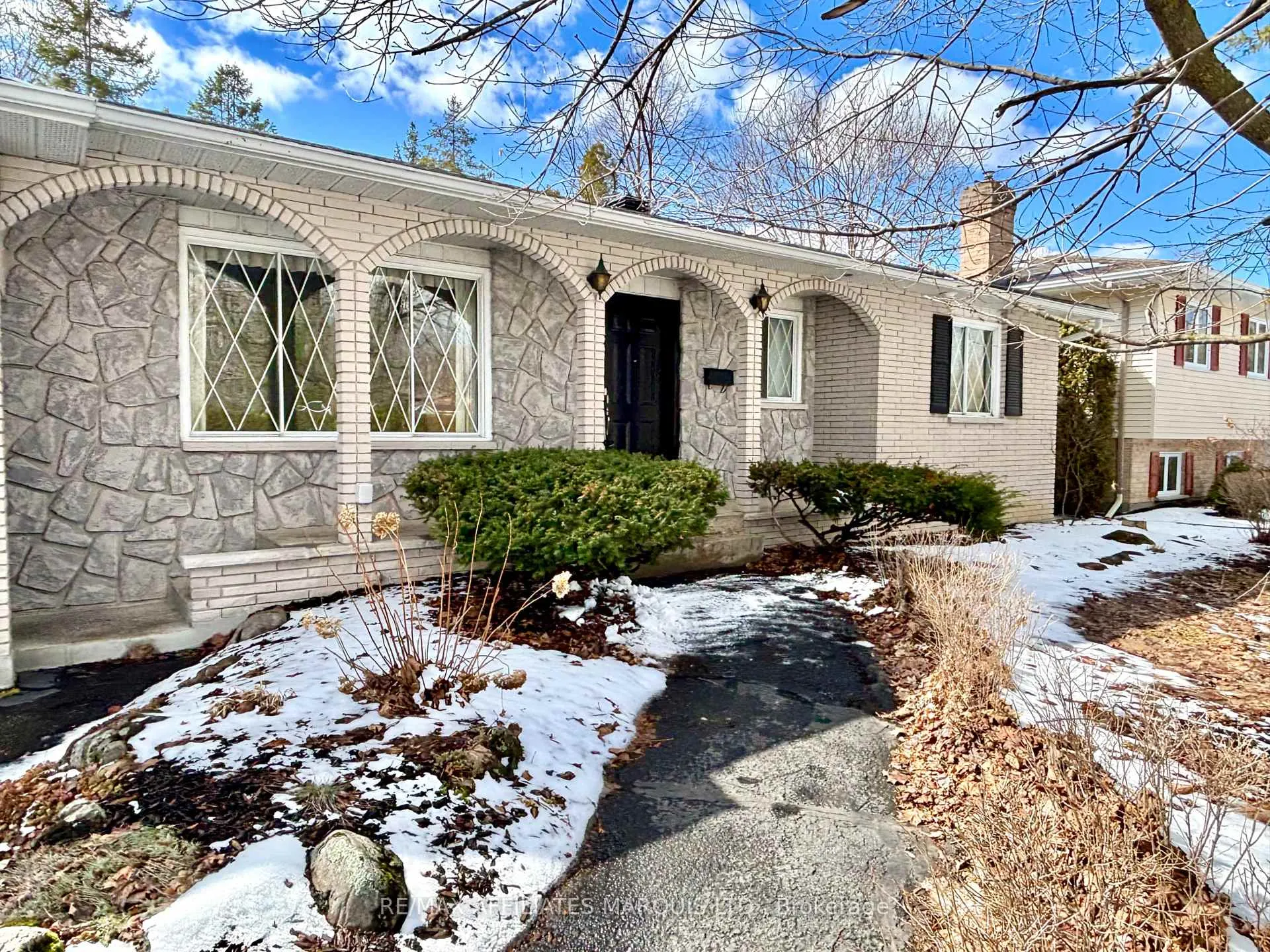 Photo 3 of 1148 Riverdale Avenue, Cornwall — HOMEH