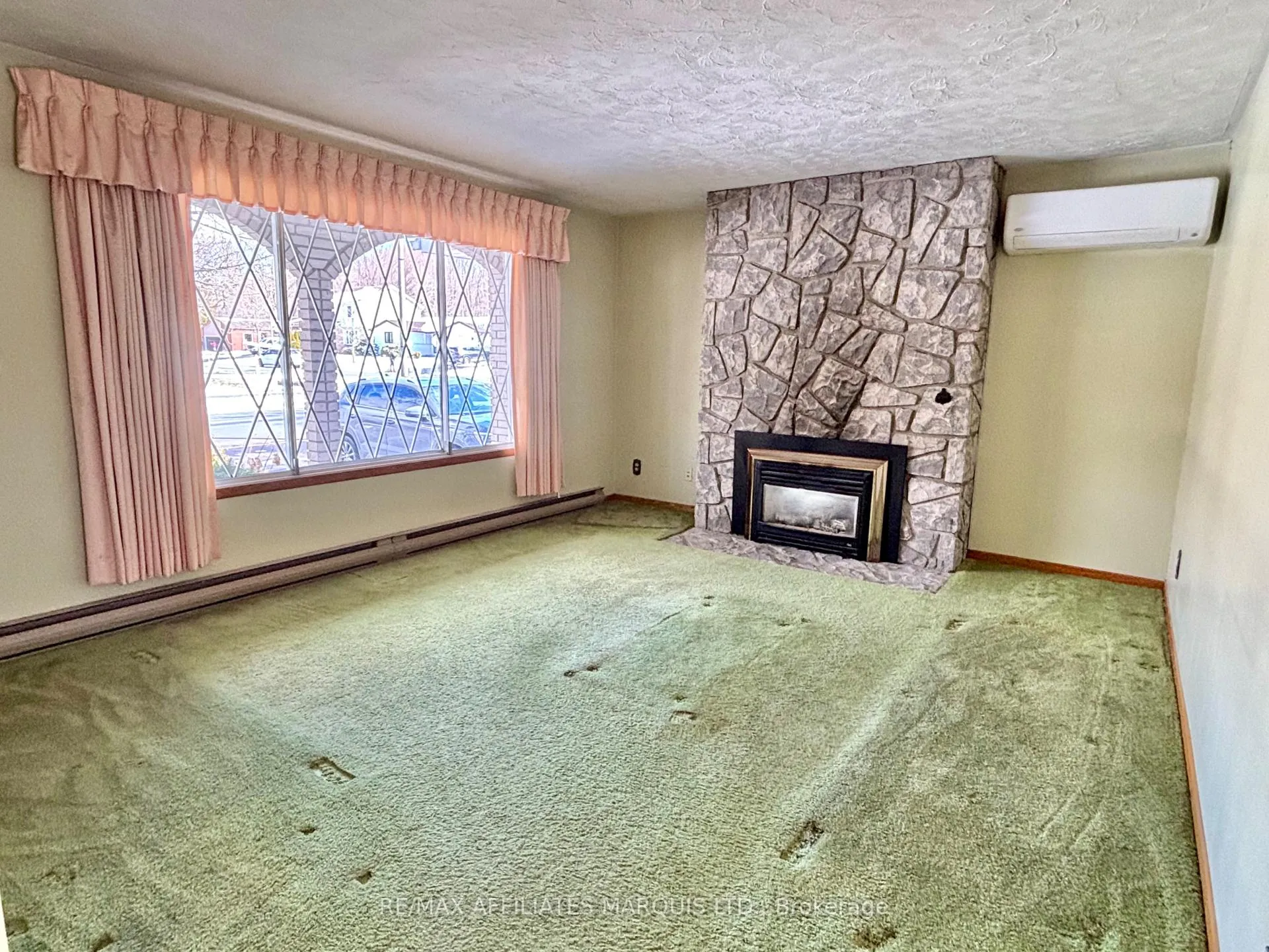 Photo 5 of 1148 Riverdale Avenue, Cornwall — HOMEH