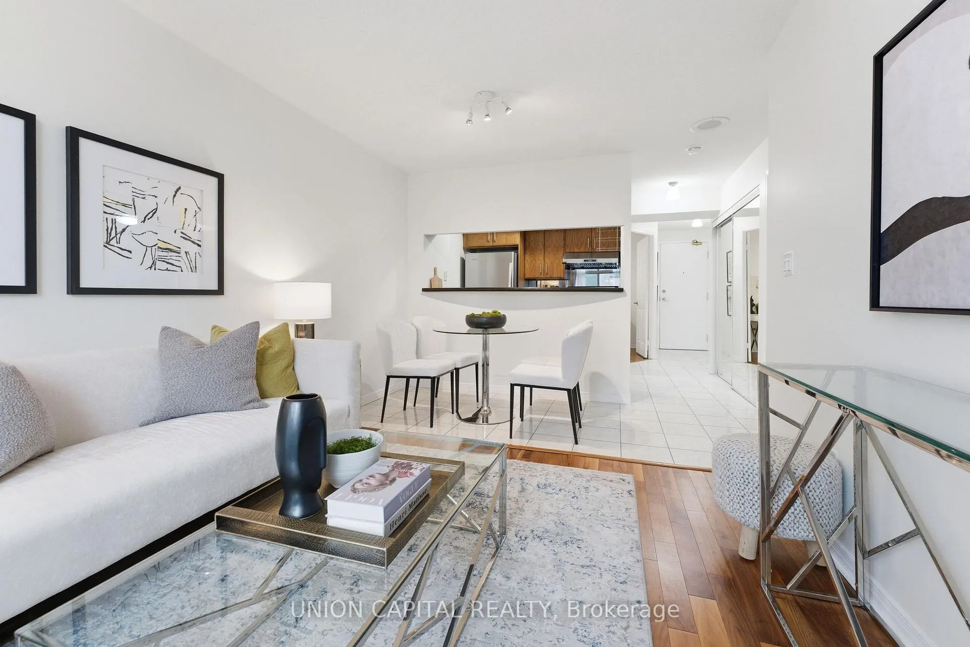 Photo 3 of Unit 1123, 109 Front Street E, Toronto, Waterfront Communities — HOMEH