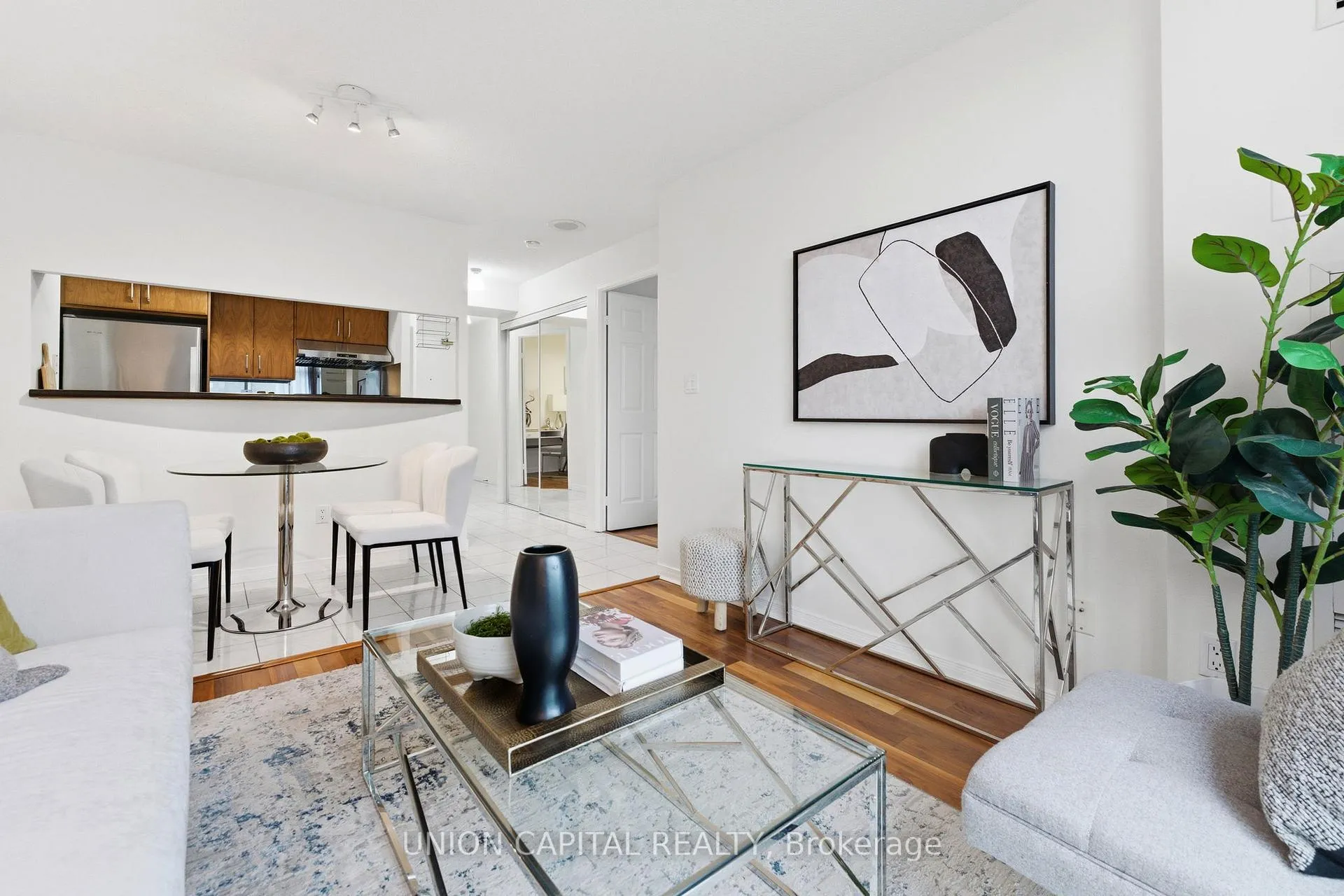Photo 4 of Unit 1123, 109 Front Street E, Toronto, Waterfront Communities — HOMEH