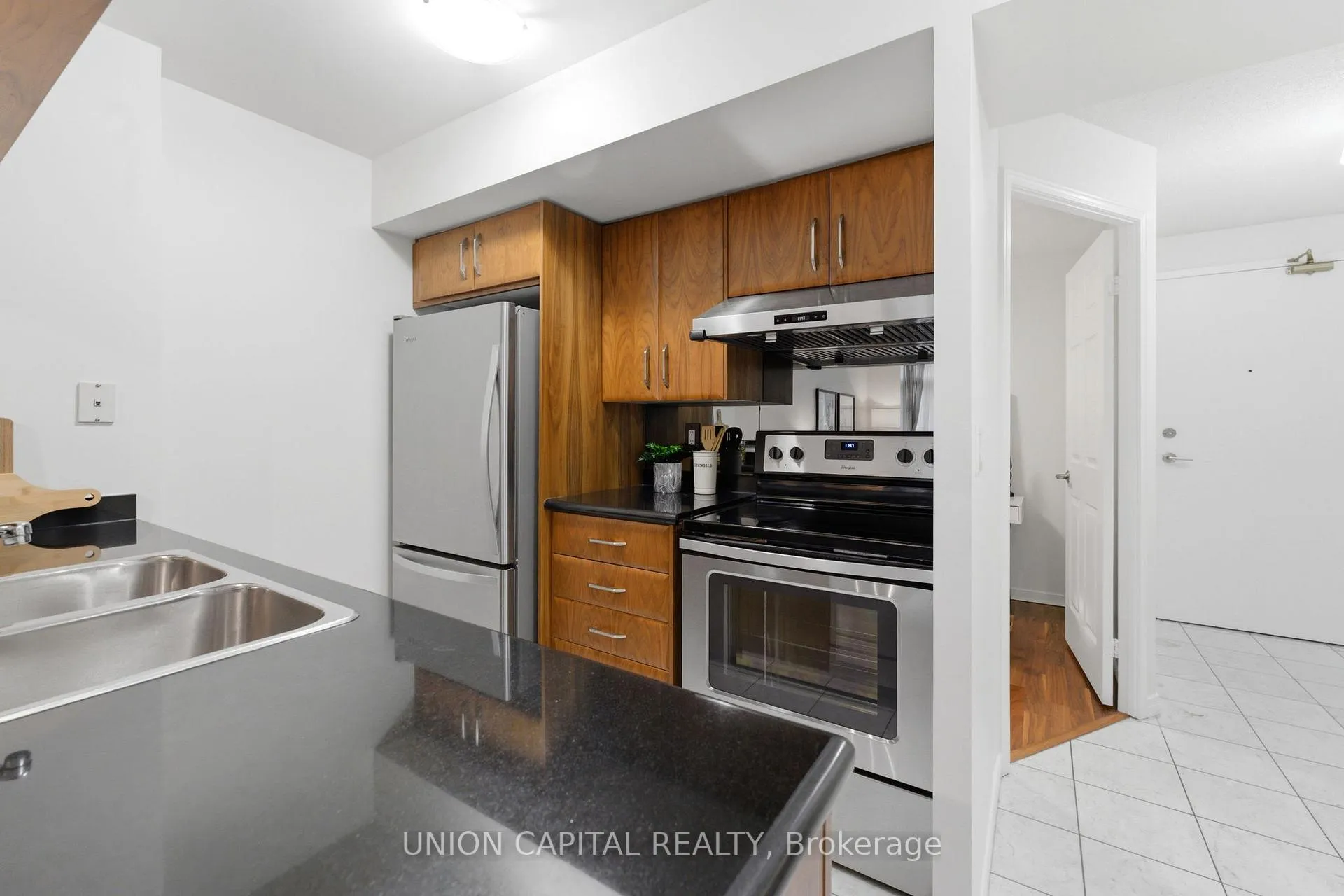 Photo 10 of Unit 1123, 109 Front Street E, Toronto, Waterfront Communities — HOMEH