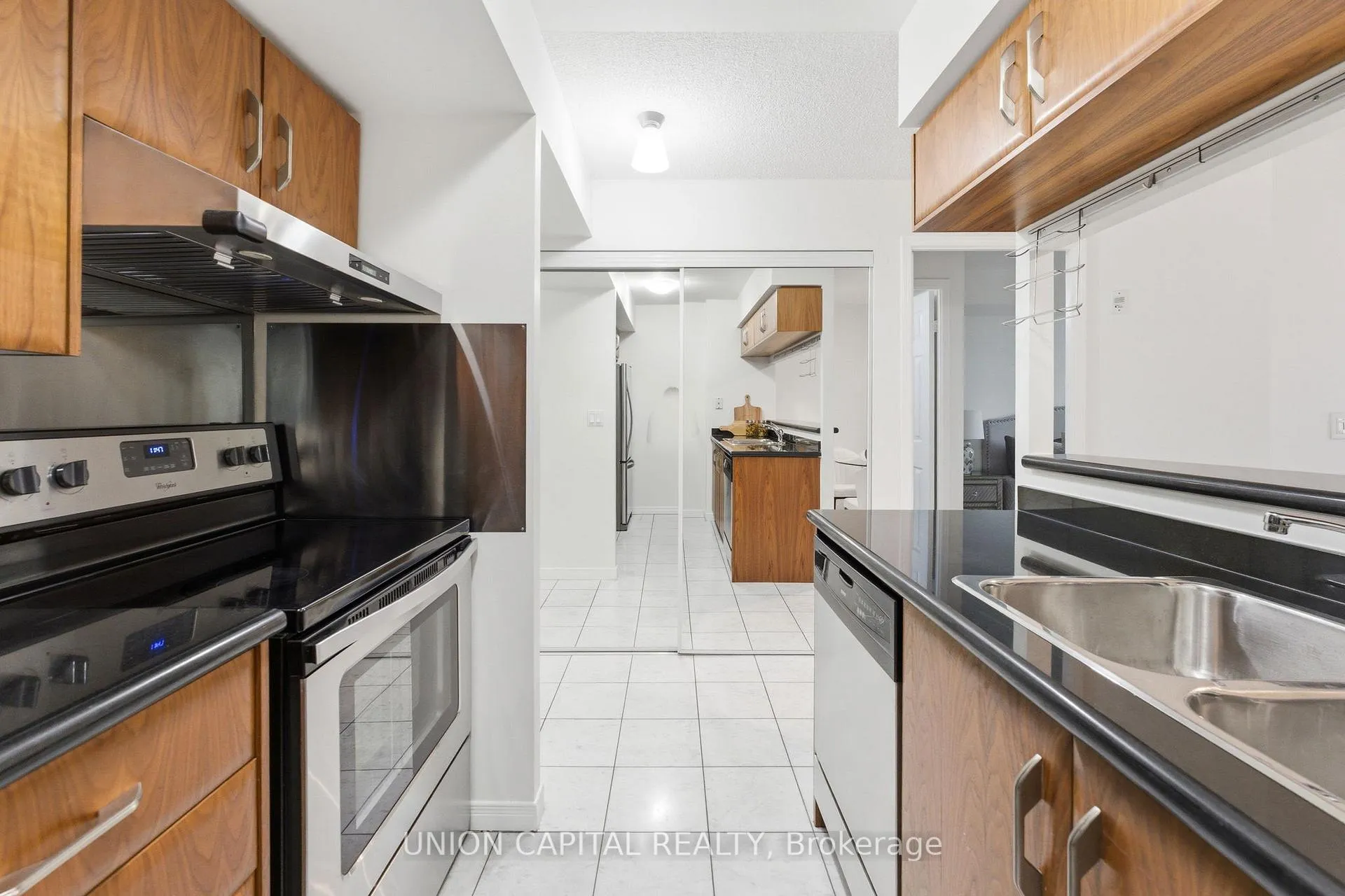 Photo 11 of Unit 1123, 109 Front Street E, Toronto, Waterfront Communities — HOMEH