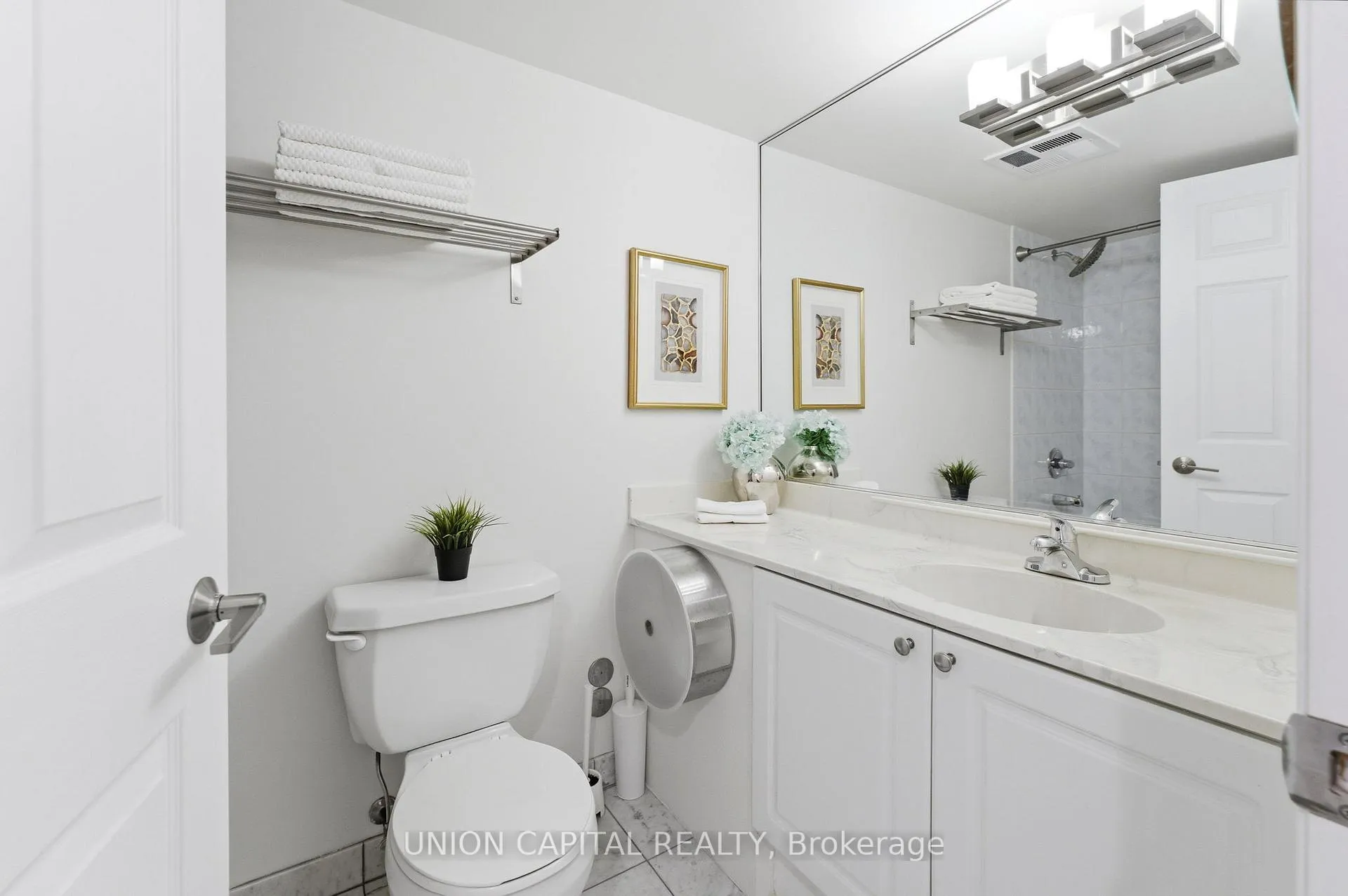 Photo 18 of Unit 1123, 109 Front Street E, Toronto, Waterfront Communities — HOMEH