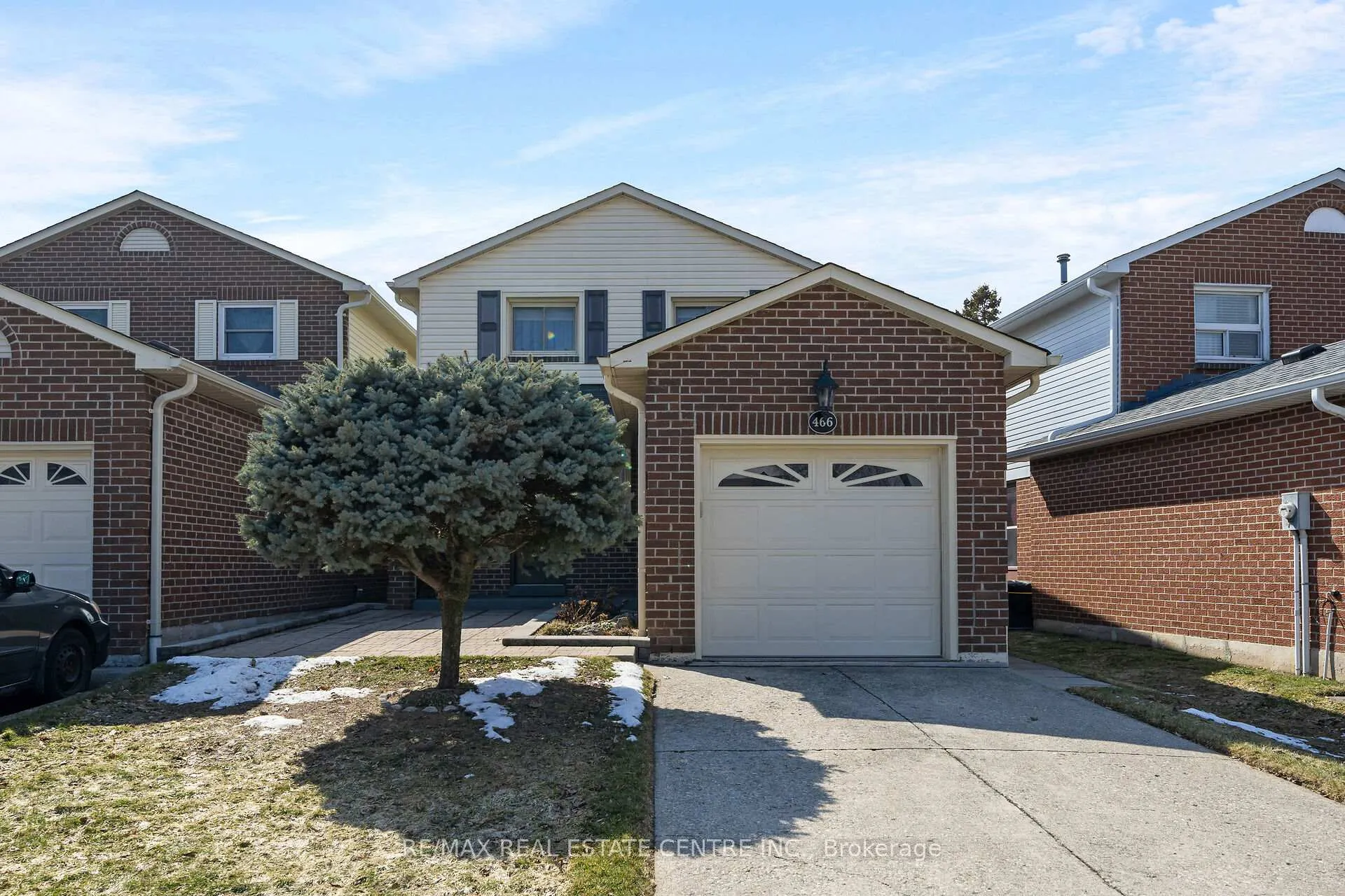 Front of 466 Vanier Drive