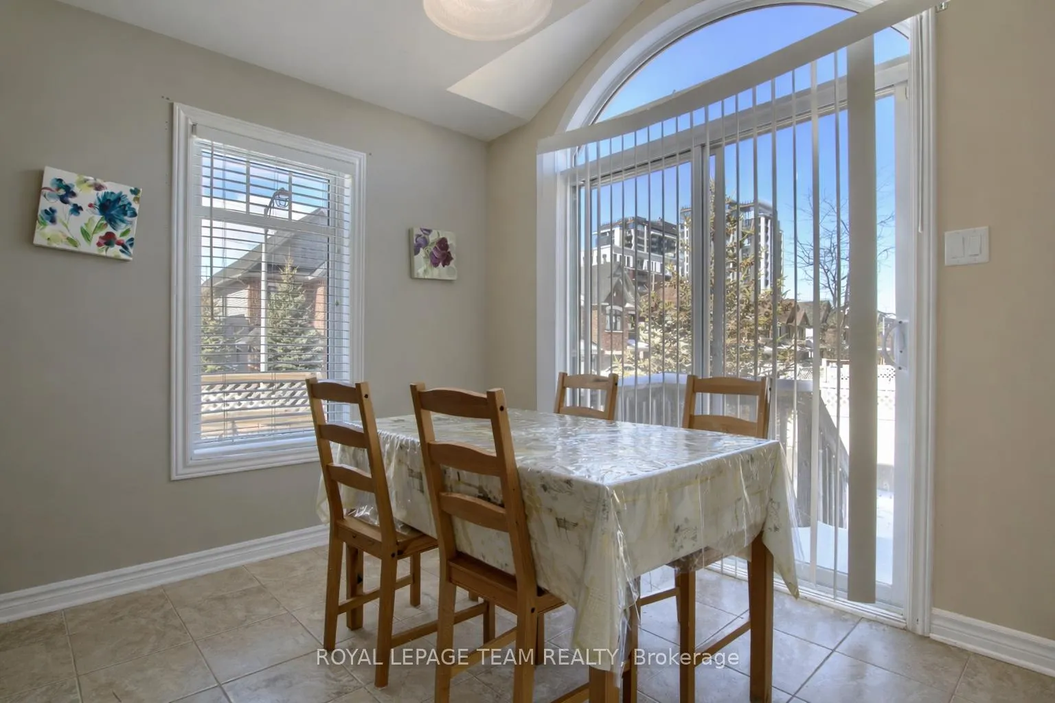 Photo 7 of 366 Tourmaline Crescent, Ottawa, Barrhaven - Strandherd — HOMEH
