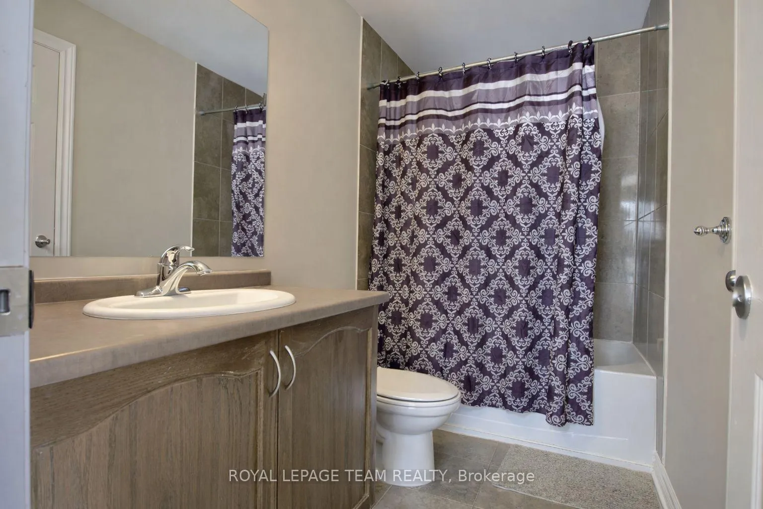 Photo 11 of 366 Tourmaline Crescent, Ottawa, Barrhaven - Strandherd — HOMEH