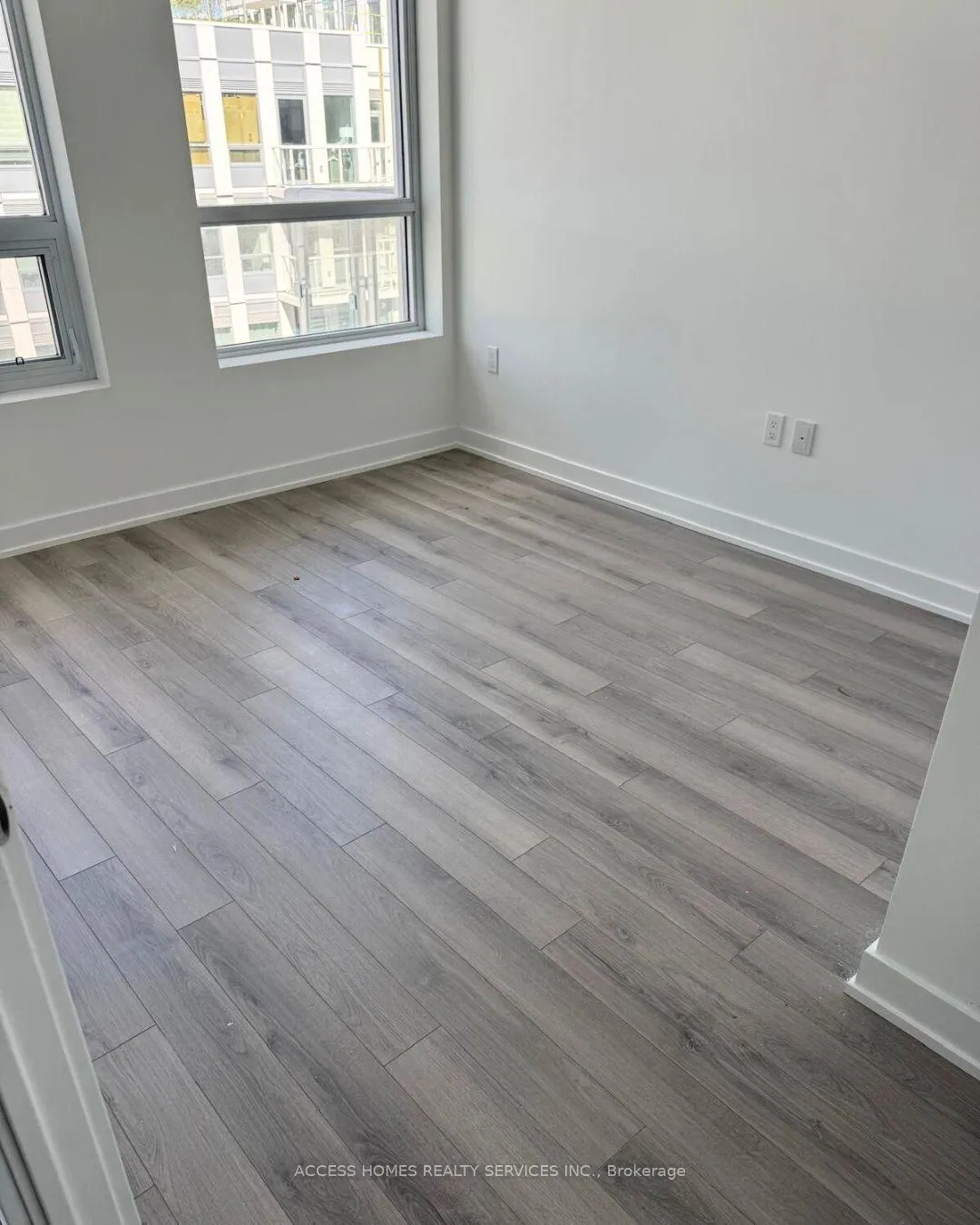 Photo 7 of Unit 738, 1005 Dundas Street E, Oakville, Joshua Meadows — HOMEH