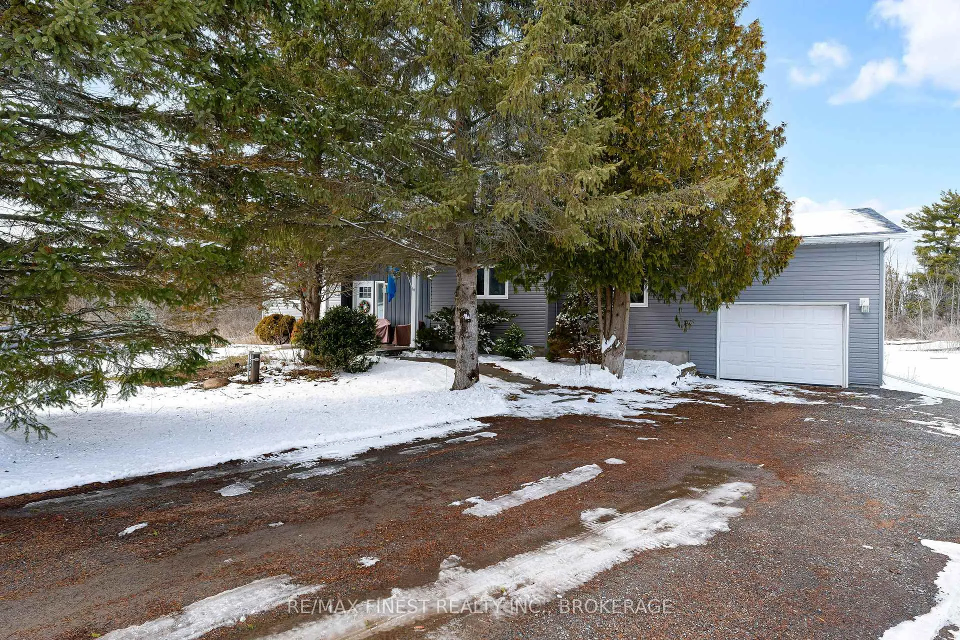 Photo 3 of 463 Mud Lake Road, Loyalist, Lennox and Addington - South — HOMEH