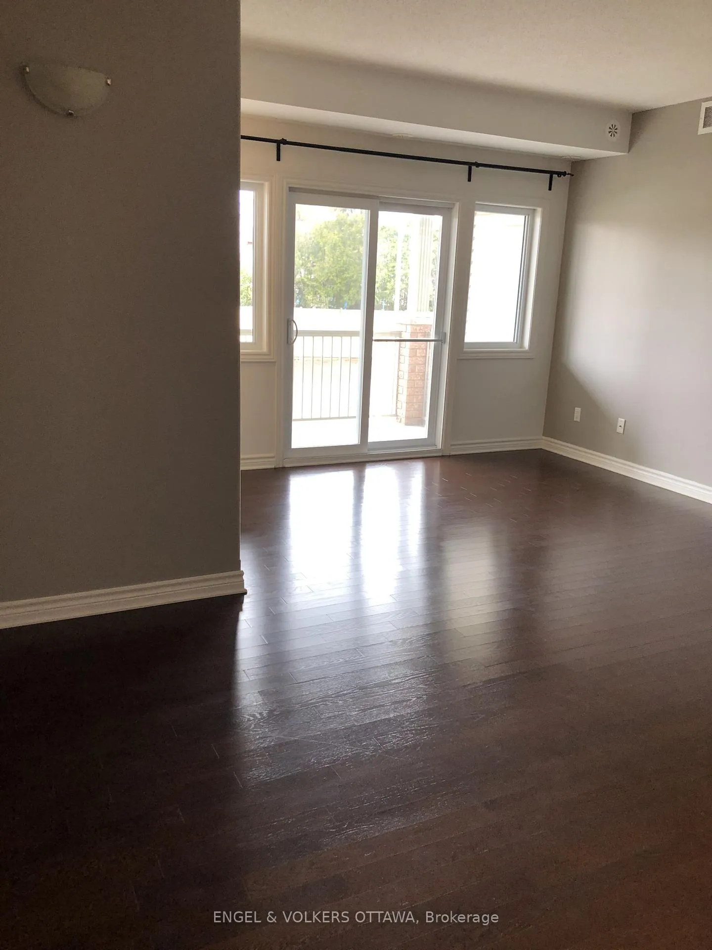 Photo 8 of Unit 68, 139 Harthill Way, Ottawa, Barrhaven - Heritage Park — HOMEH