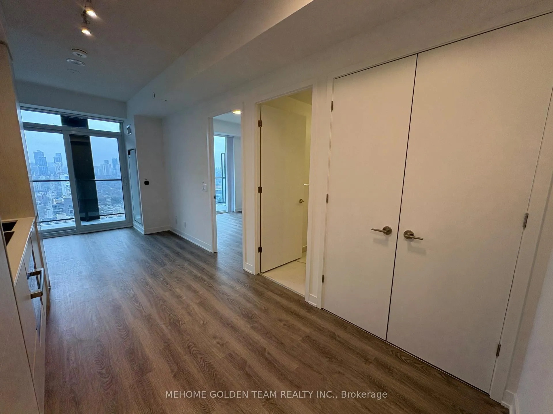 Photo 4 of Unit 3516, 180 Front Street E, Toronto, Moss Park — HOMEH