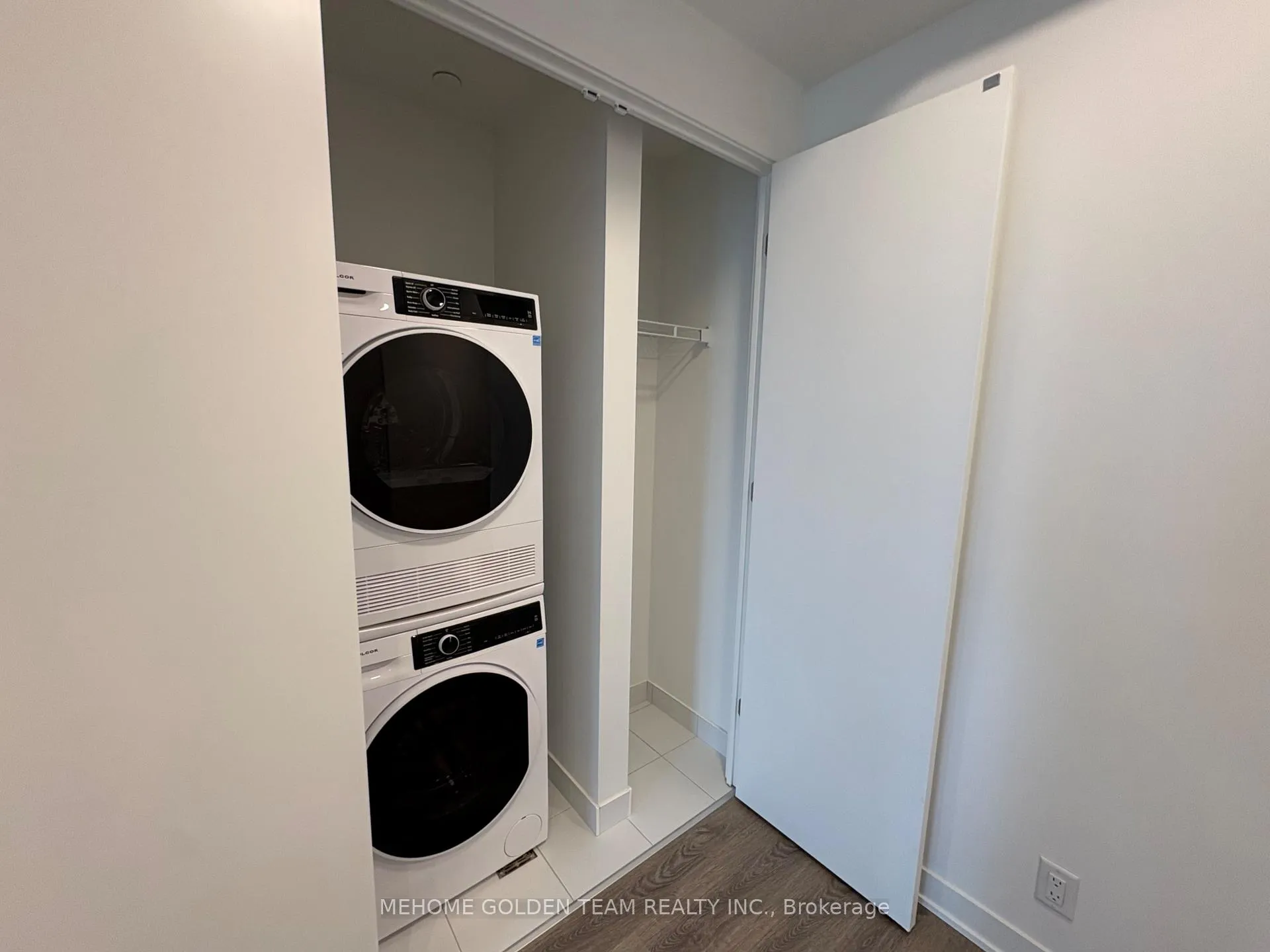 Photo 5 of Unit 3516, 180 Front Street E, Toronto, Moss Park — HOMEH