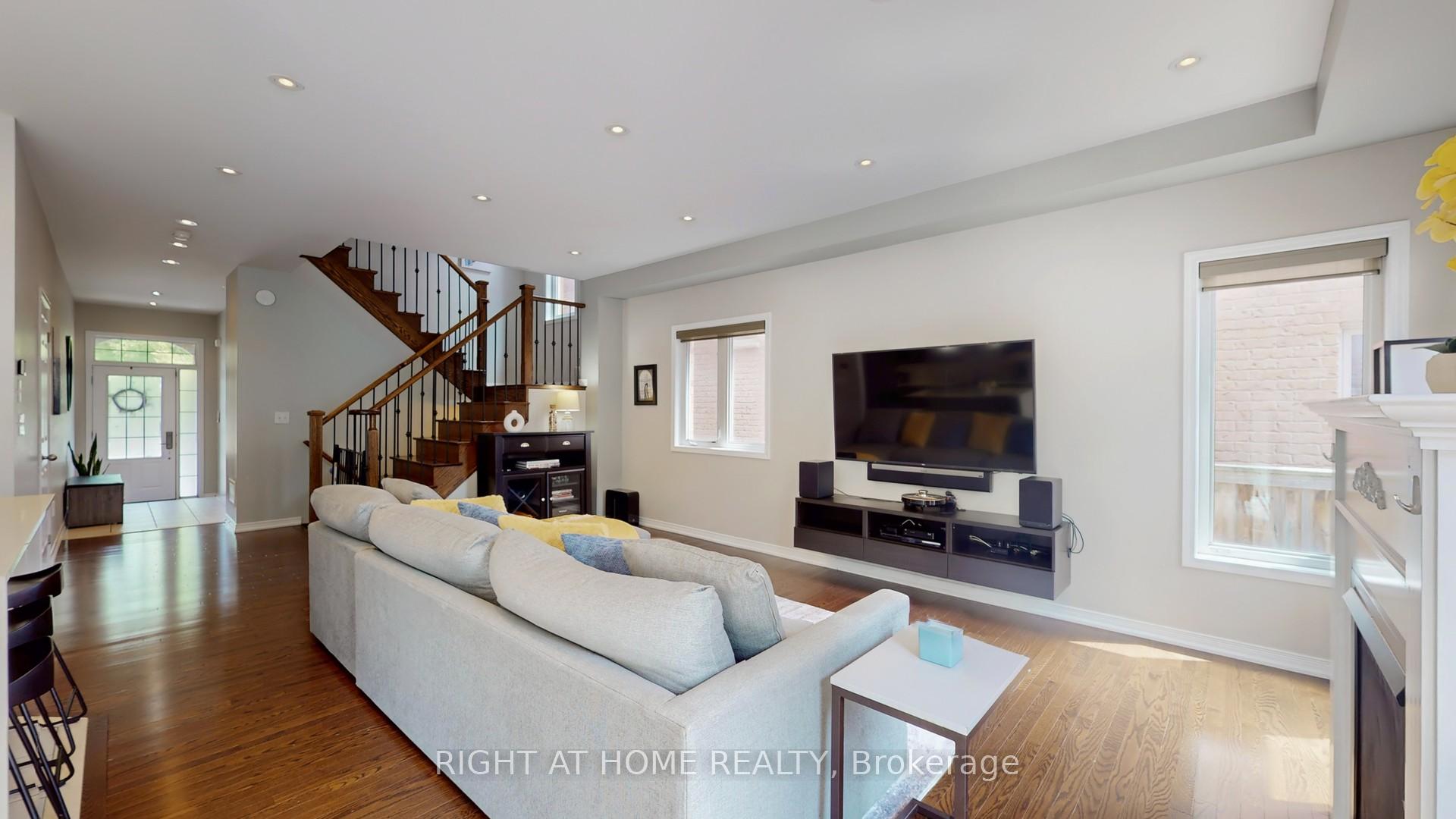 Photo 9 of 92 Waterlily Trail, King, Schomberg — HOMEH