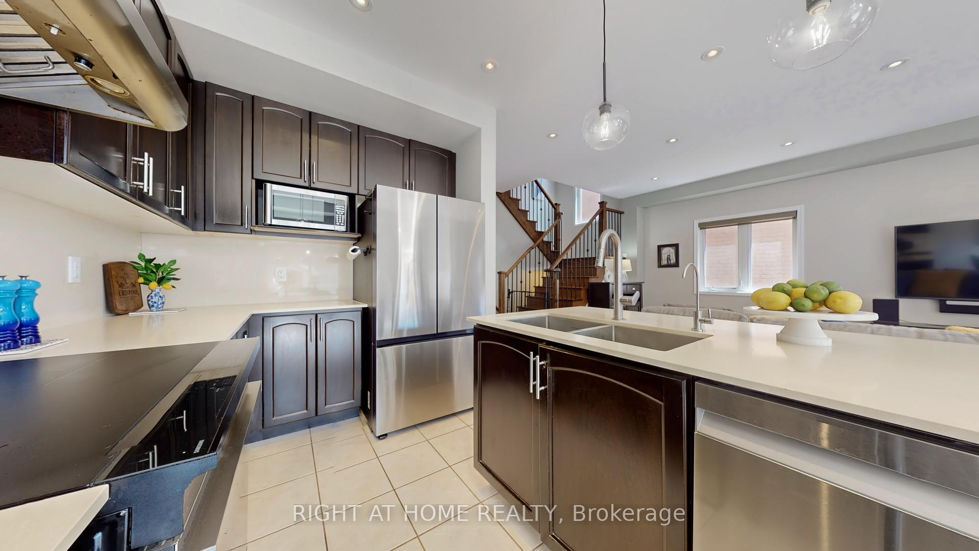 Photo 11 of 92 Waterlily Trail, King, Schomberg — HOMEH