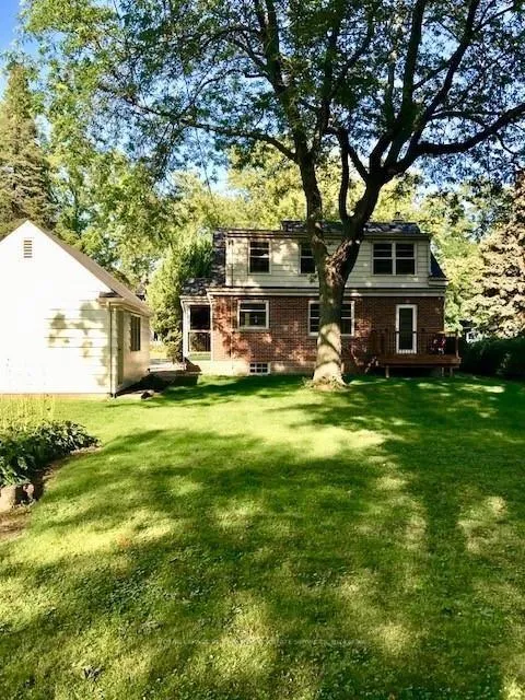 Photo 2 of 252 Pomona Avenue, Burlington, Brant — HOMEH