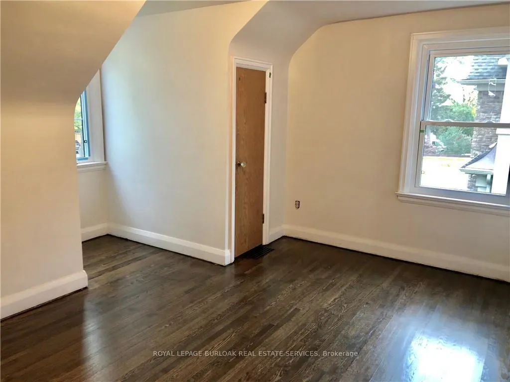 Photo 7 of 252 Pomona Avenue, Burlington, Brant — HOMEH