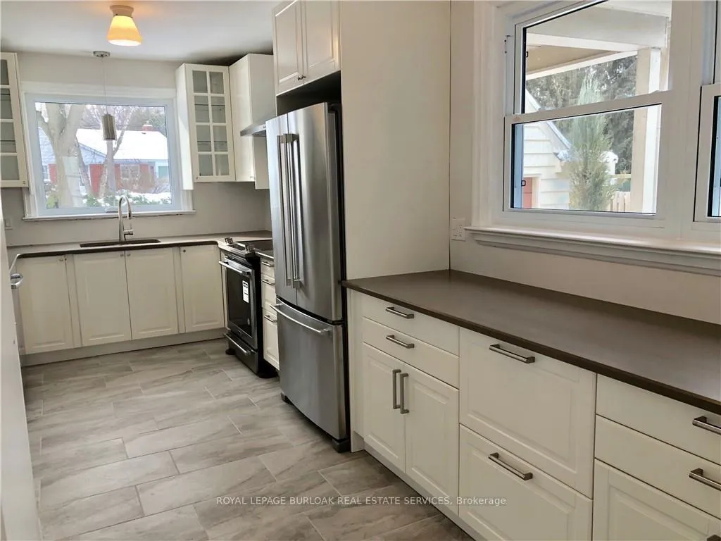 Photo 14 of 252 Pomona Avenue, Burlington, Brant — HOMEH