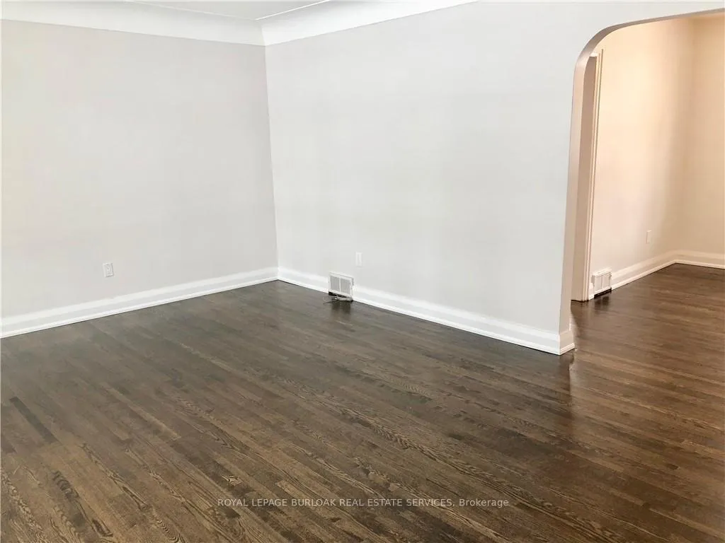 Photo 23 of 252 Pomona Avenue, Burlington, Brant — HOMEH