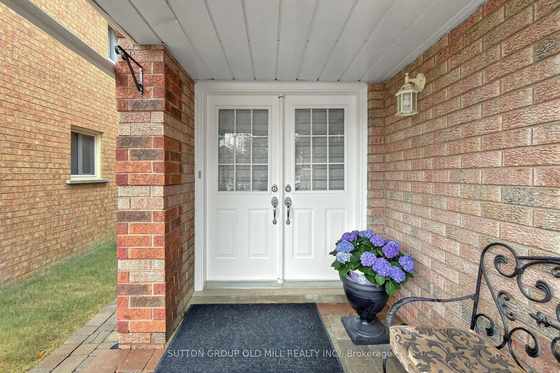 Photo 3 of 84 Fountainbridge Drive, Caledon, Bolton East — HOMEH