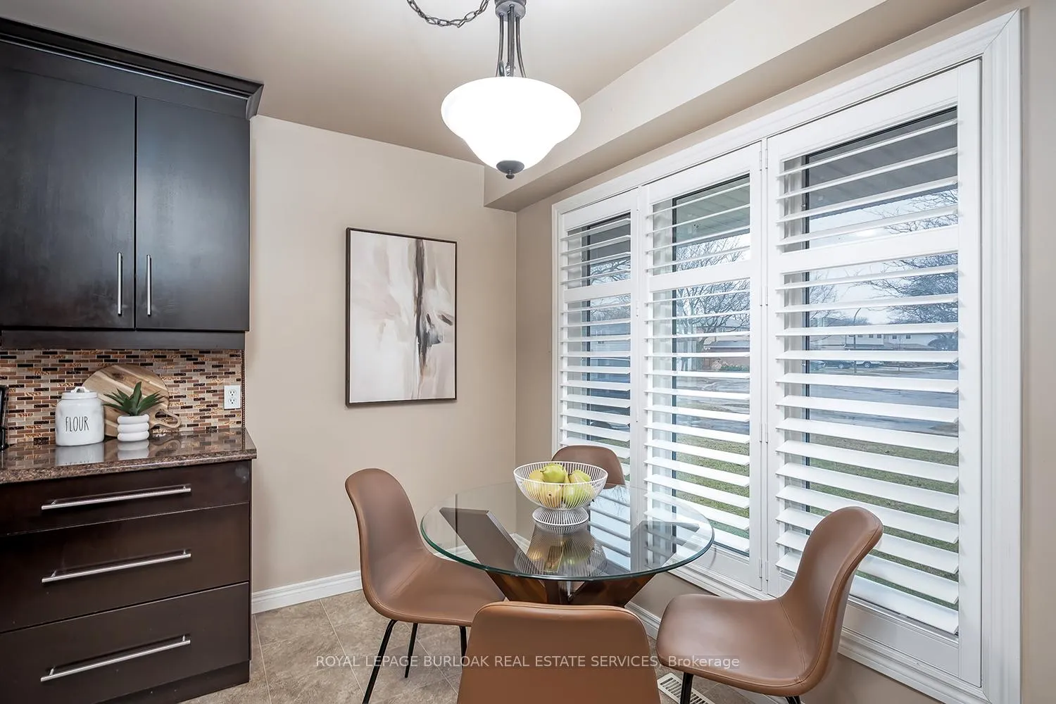 Photo 3 of 1278 Consort Crescent, Burlington, Palmer — HOMEH