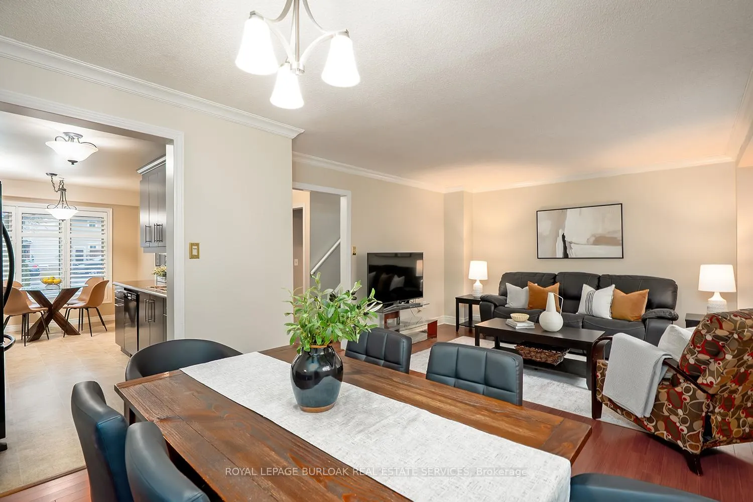 Photo 10 of 1278 Consort Crescent, Burlington, Palmer — HOMEH