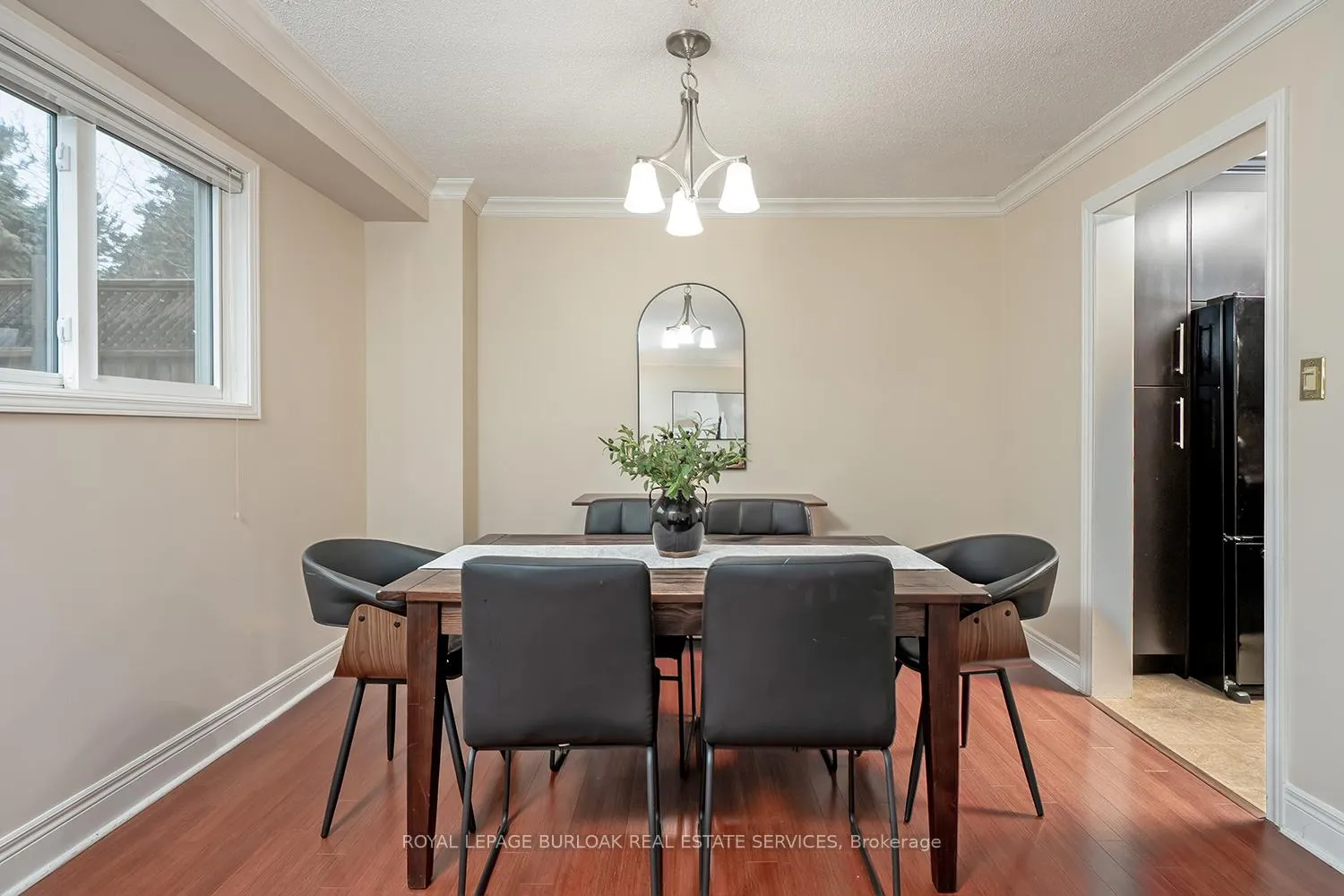Photo 12 of 1278 Consort Crescent, Burlington, Palmer — HOMEH