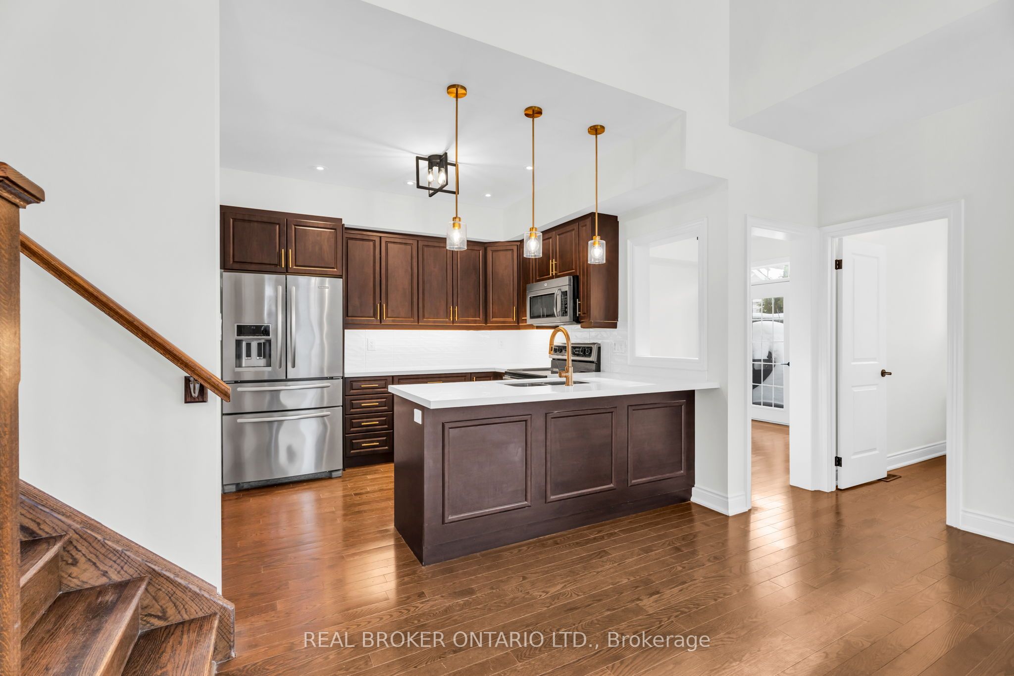 Photo 7 of 24 Savannah Crescent, Wasaga Beach — HOMEH