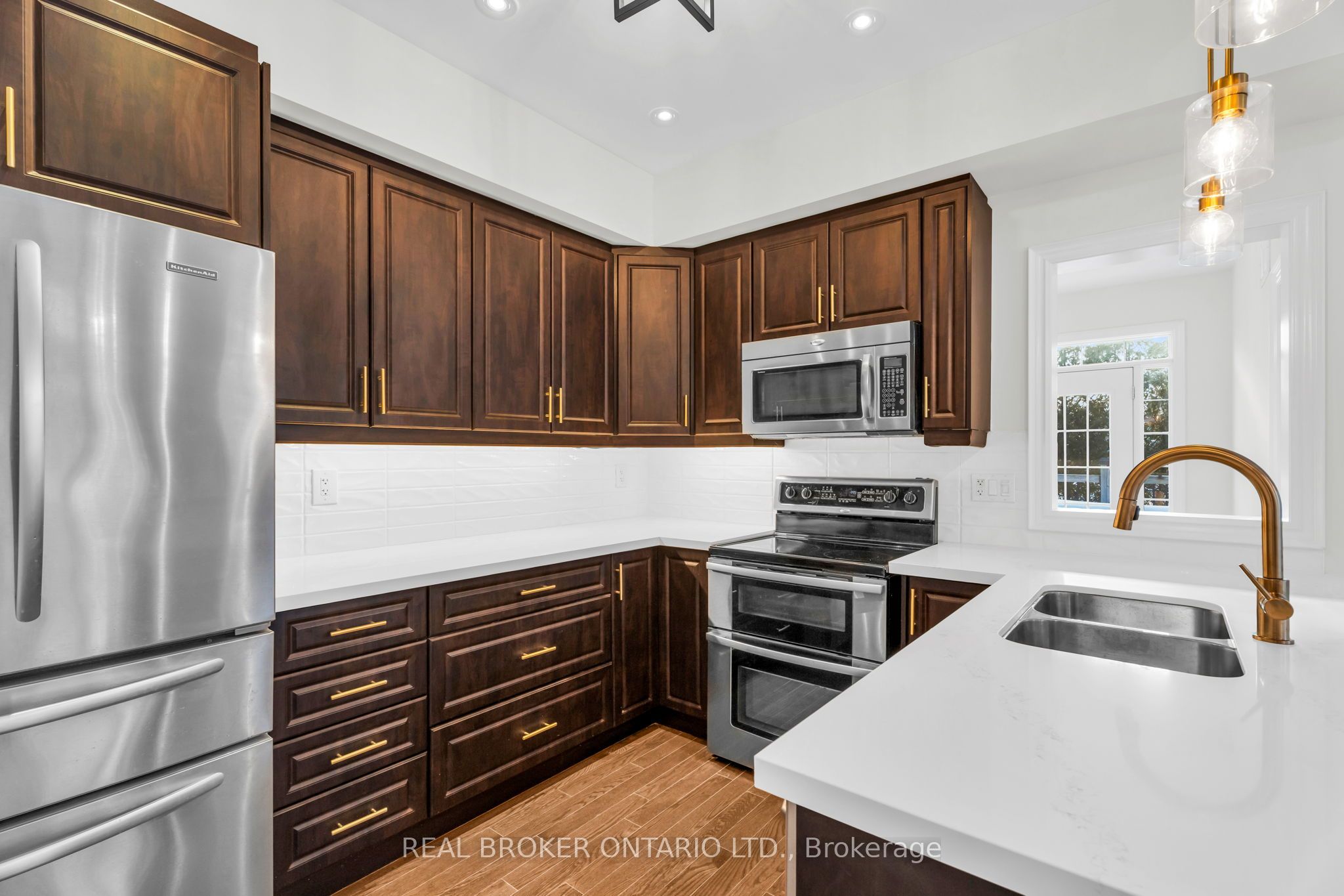 Photo 11 of 24 Savannah Crescent, Wasaga Beach — HOMEH