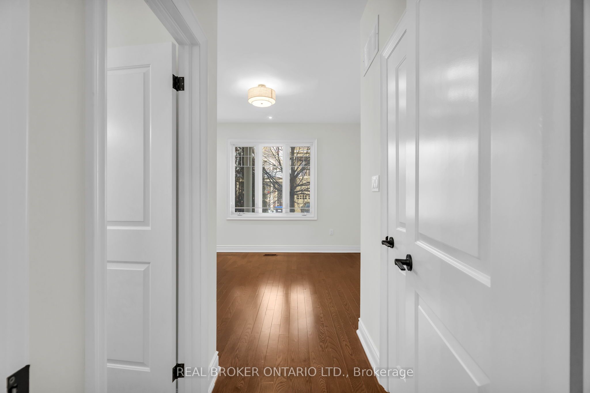 Photo 18 of 24 Savannah Crescent, Wasaga Beach — HOMEH