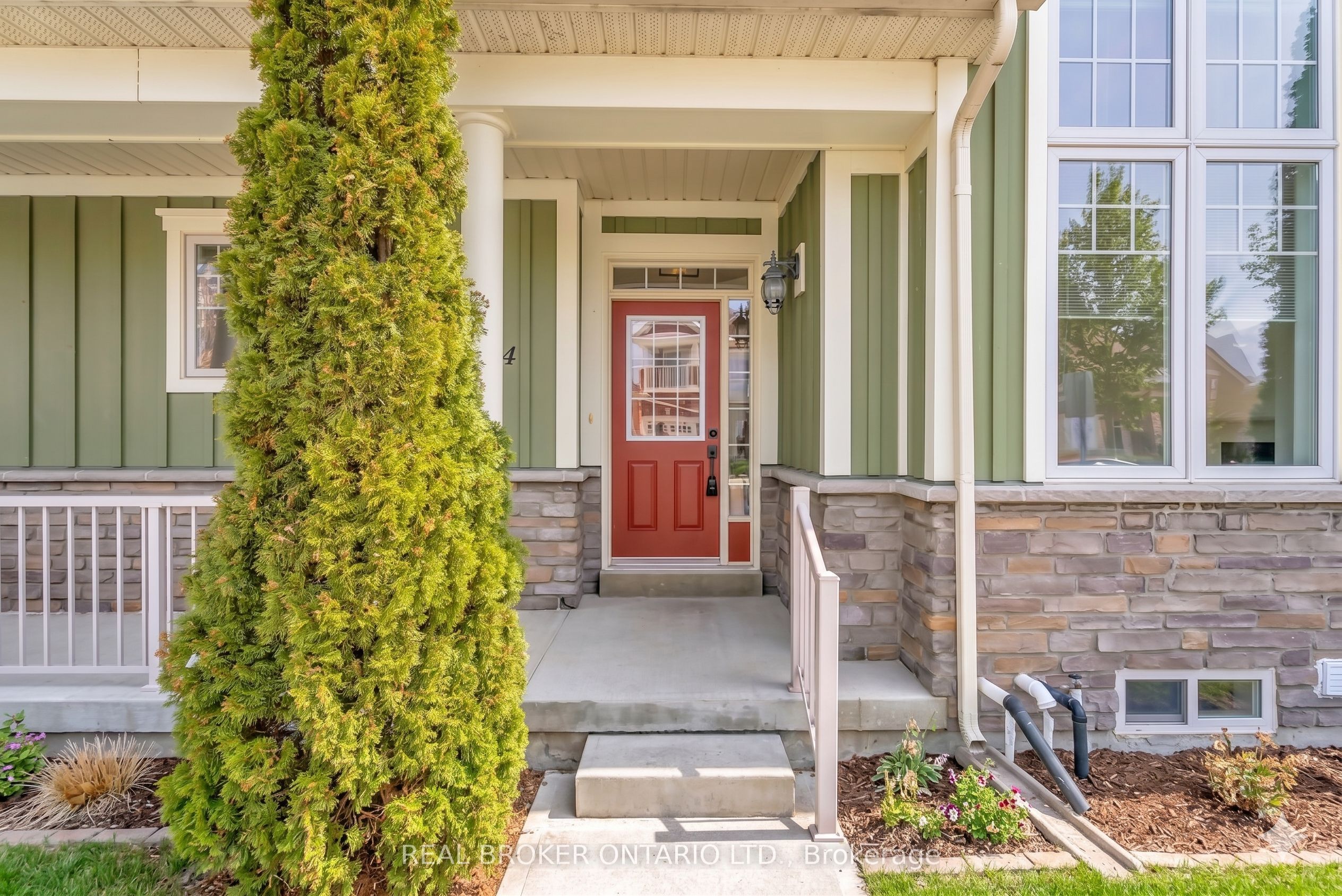 Photo 3 of 24 Savannah Crescent, Wasaga Beach — HOMEH