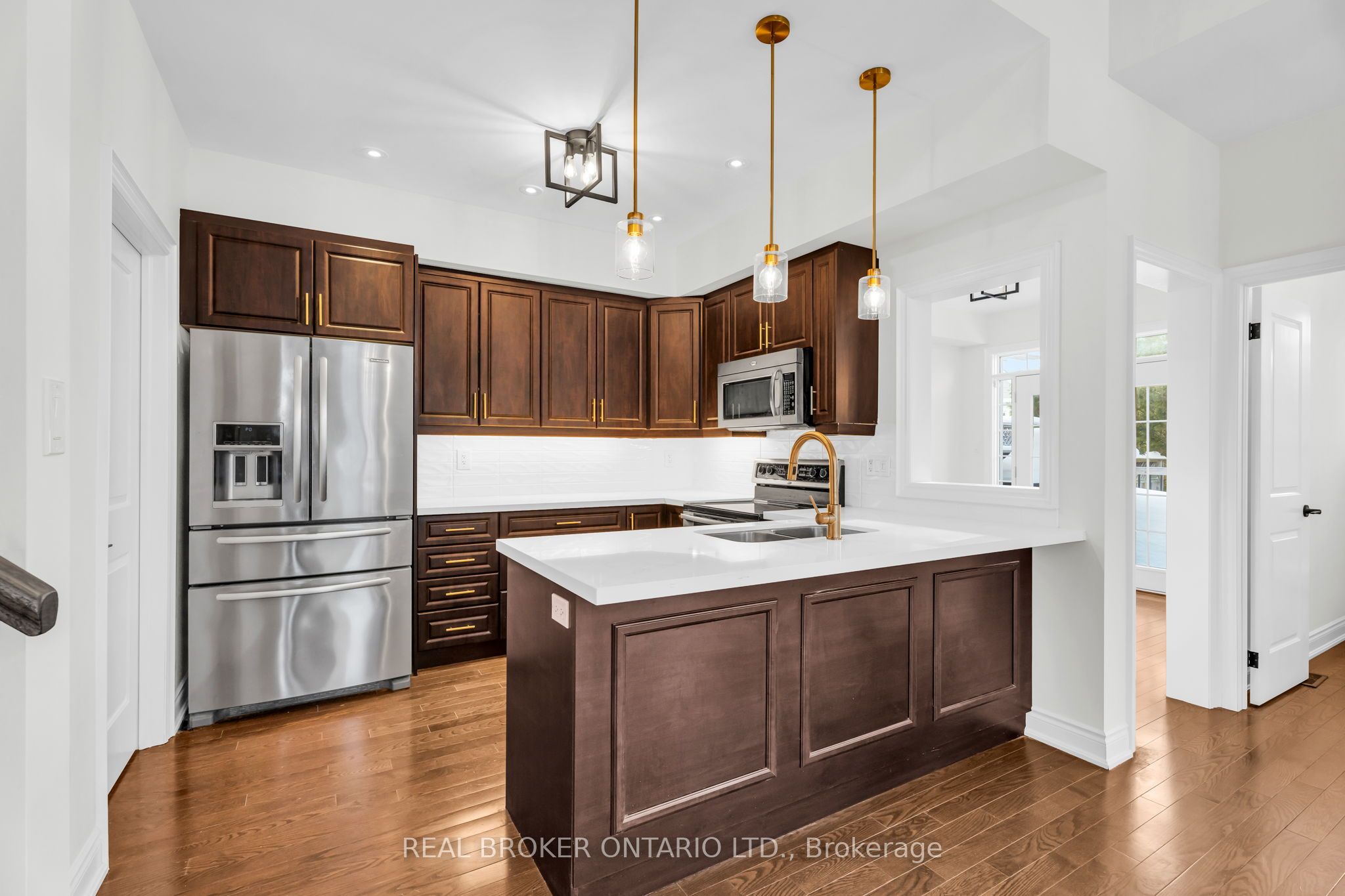 Photo 8 of 24 Savannah Crescent, Wasaga Beach — HOMEH