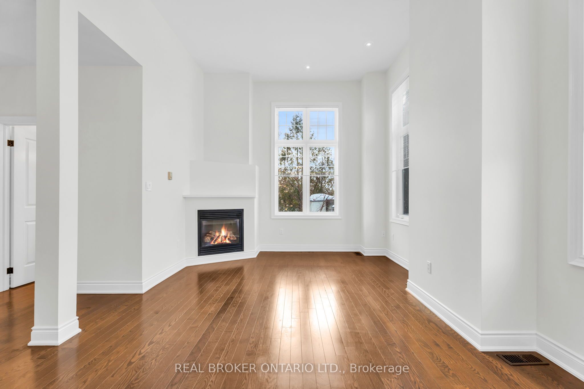 Photo 16 of 24 Savannah Crescent, Wasaga Beach — HOMEH