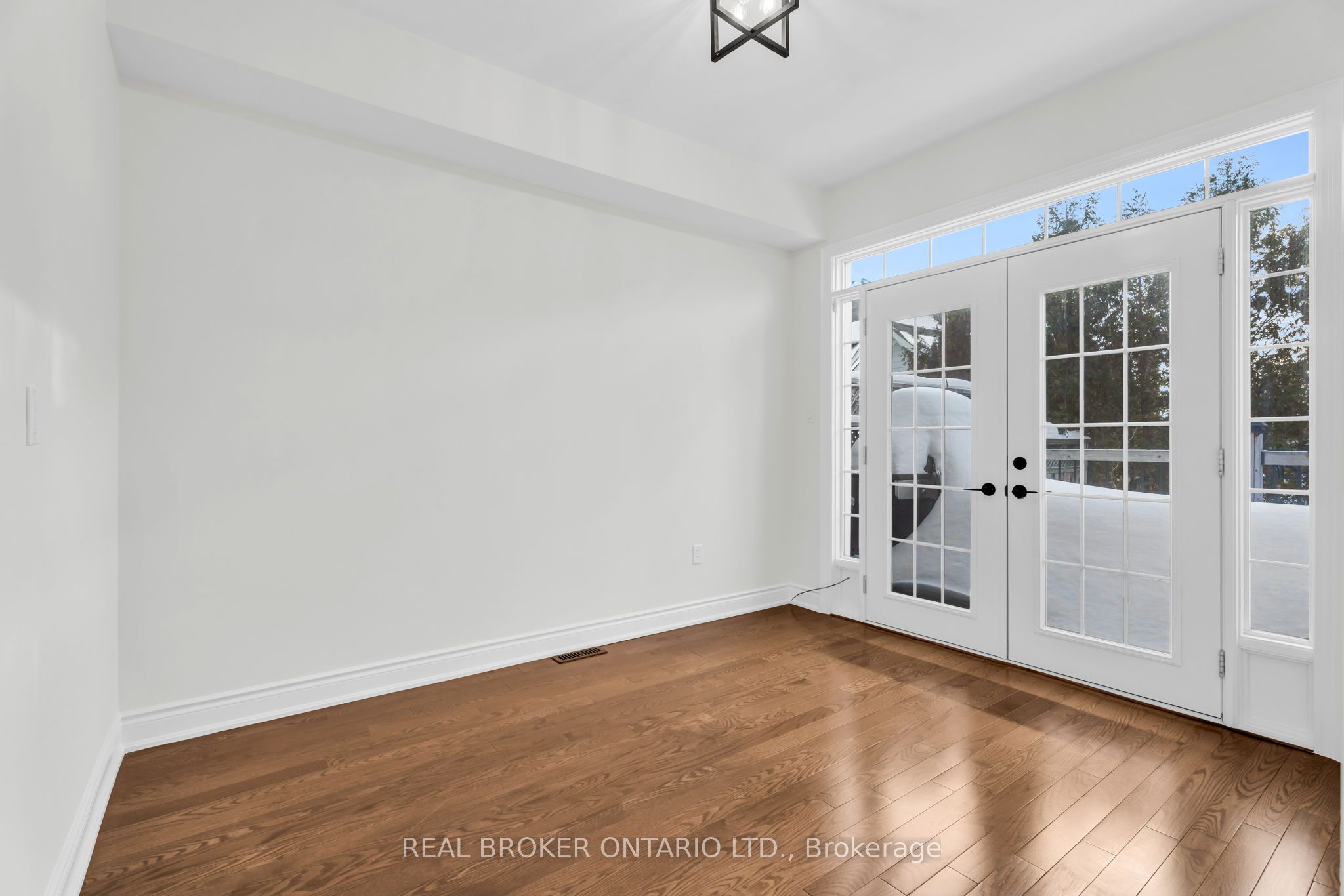 Photo 23 of 24 Savannah Crescent, Wasaga Beach — HOMEH